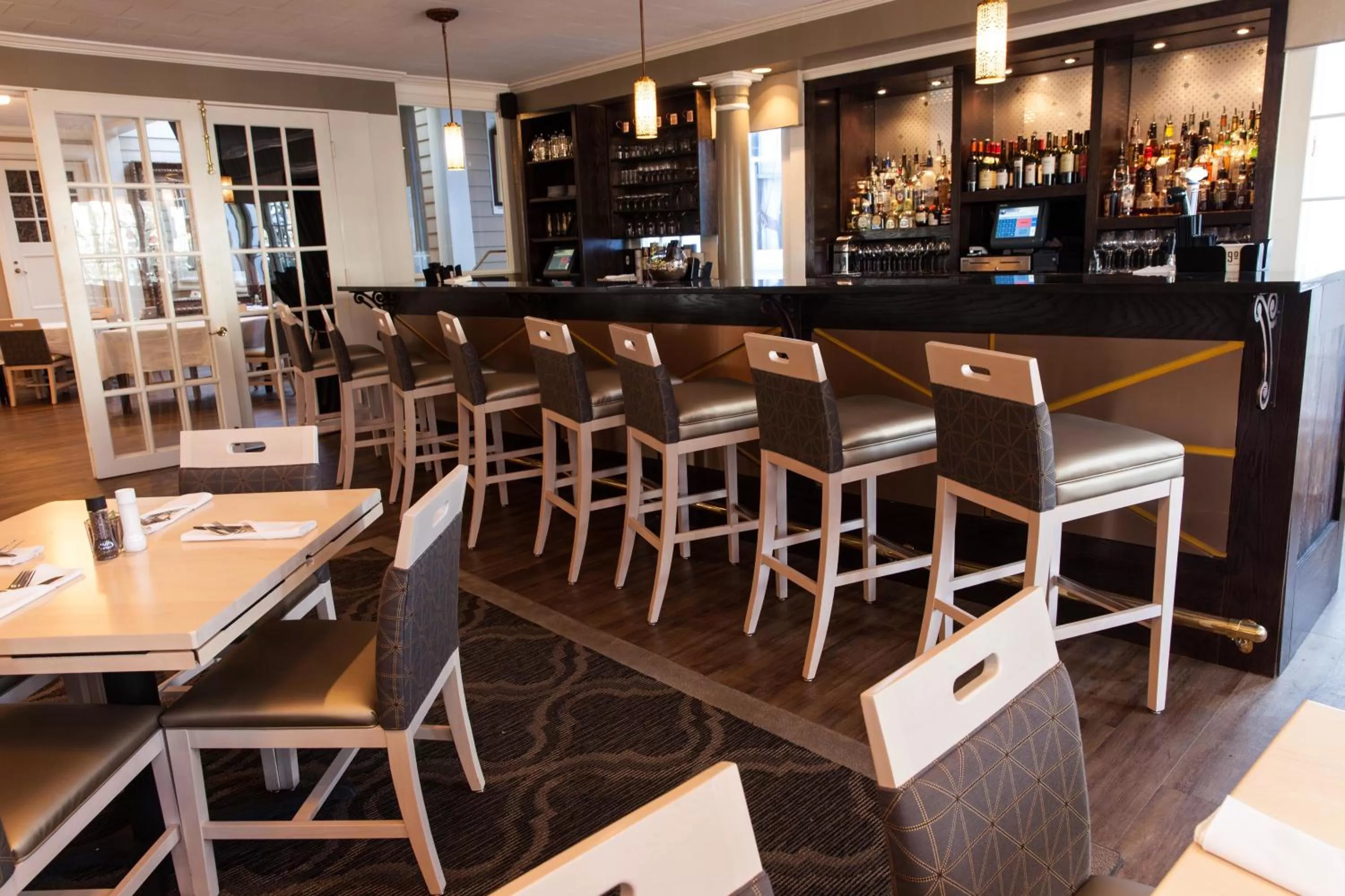 Restaurant/places to eat in Fairview Inn