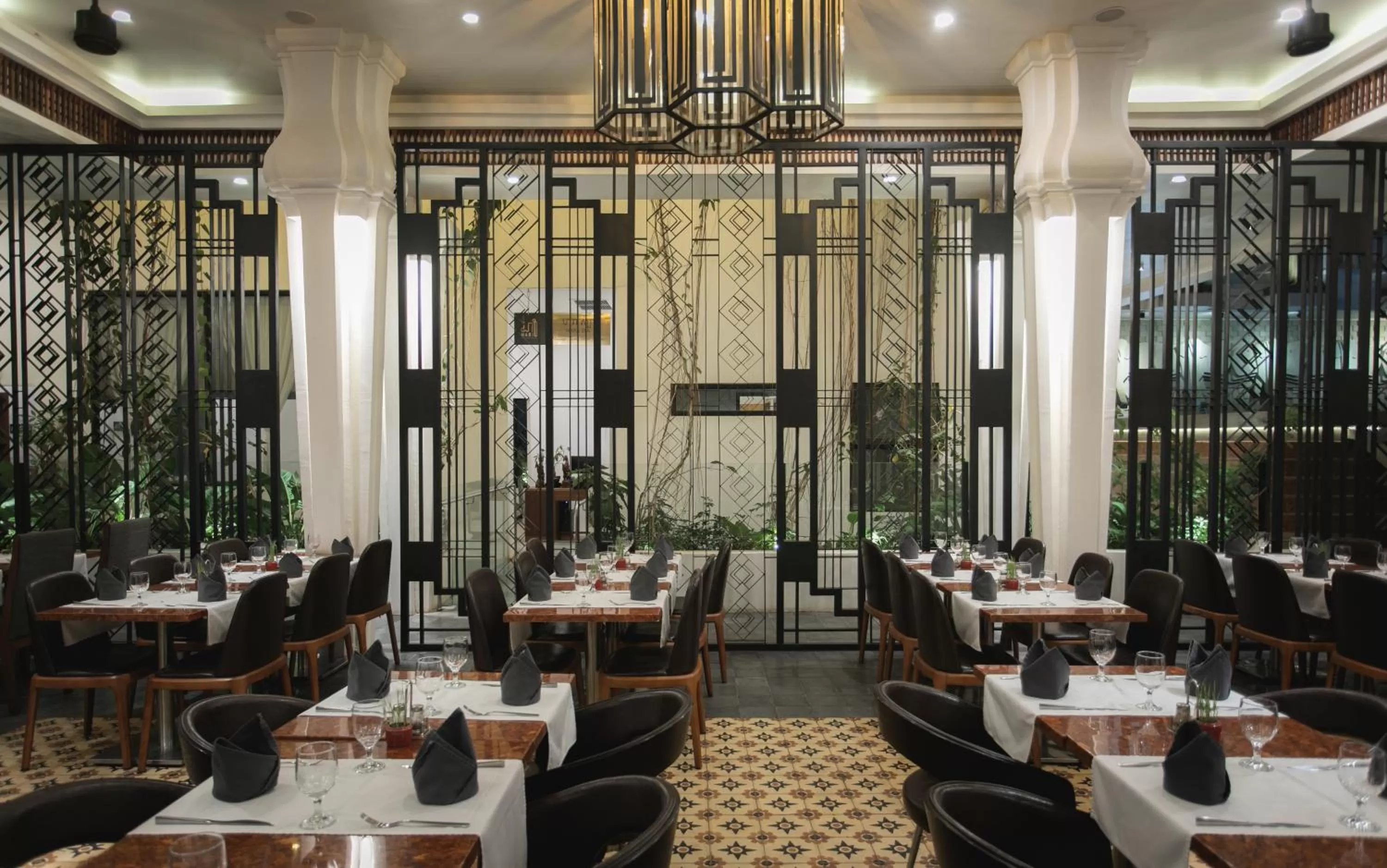 Restaurant/places to eat in HARI Residence & Spa