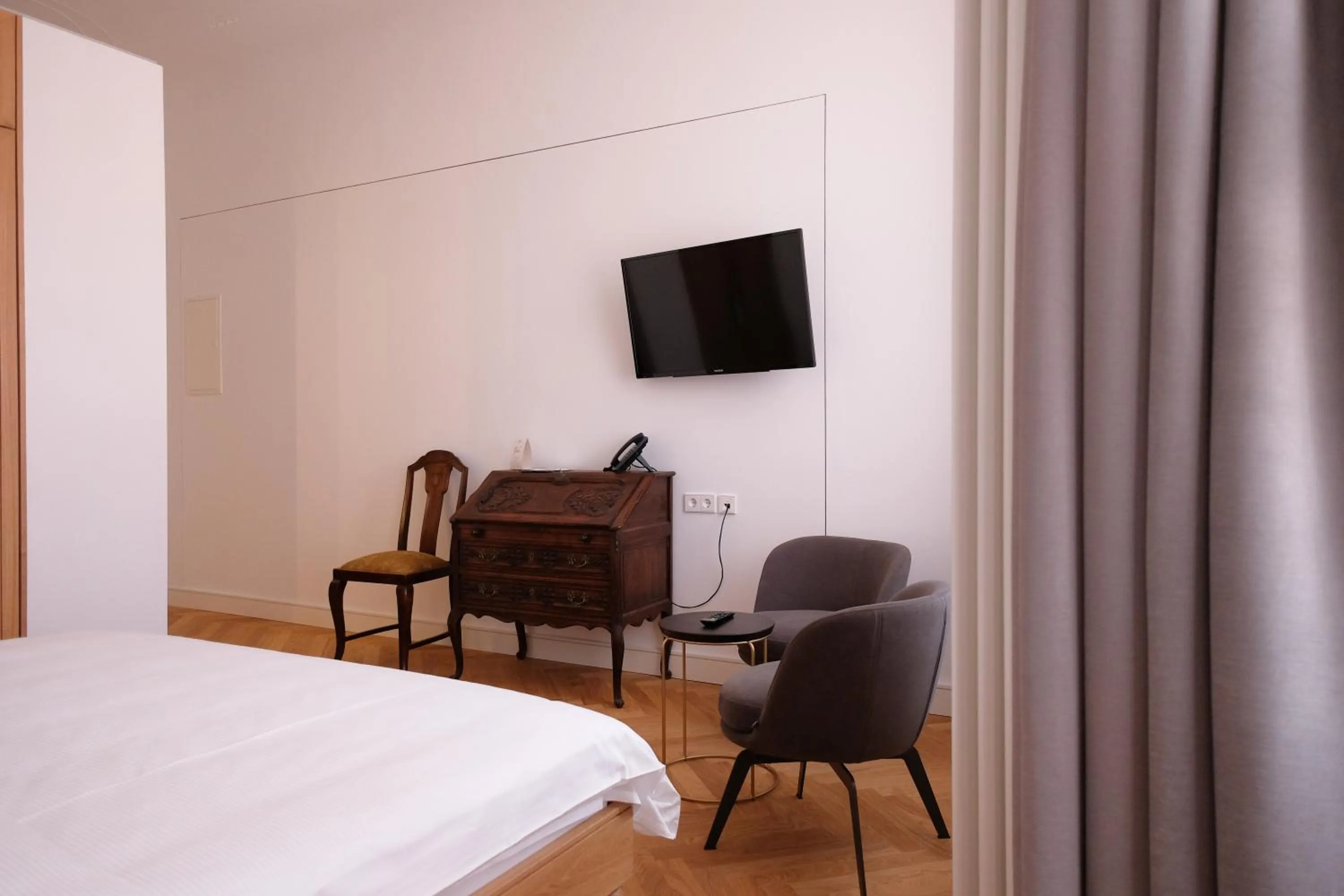 Bed in Hotel Lindenufer