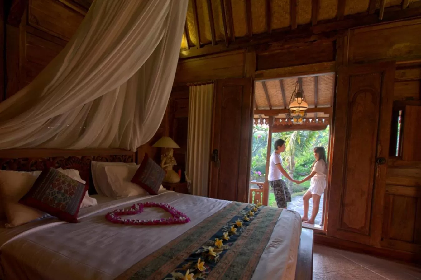 Staff, Bed in Shanti Natural Panorama View Hotel