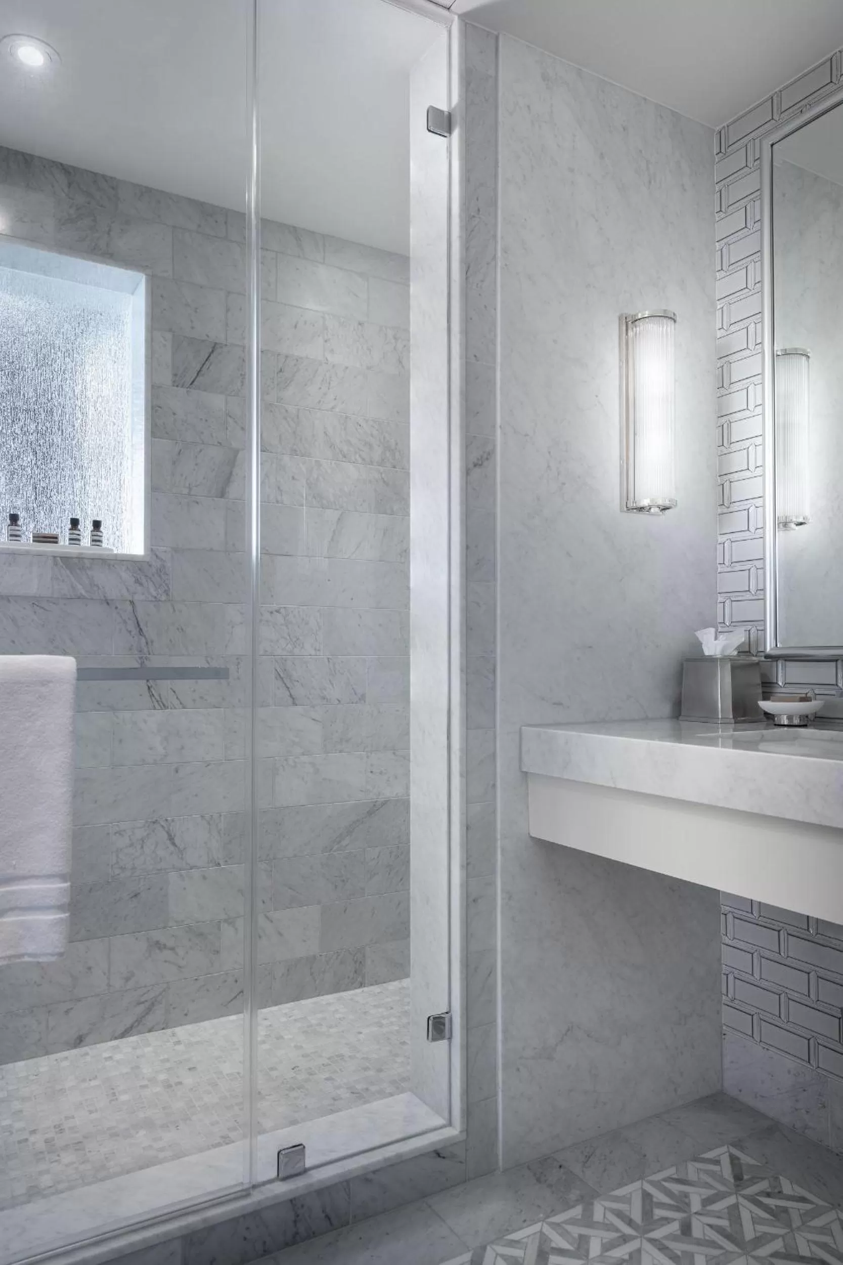 Shower in La Colombe d'Or Hotel