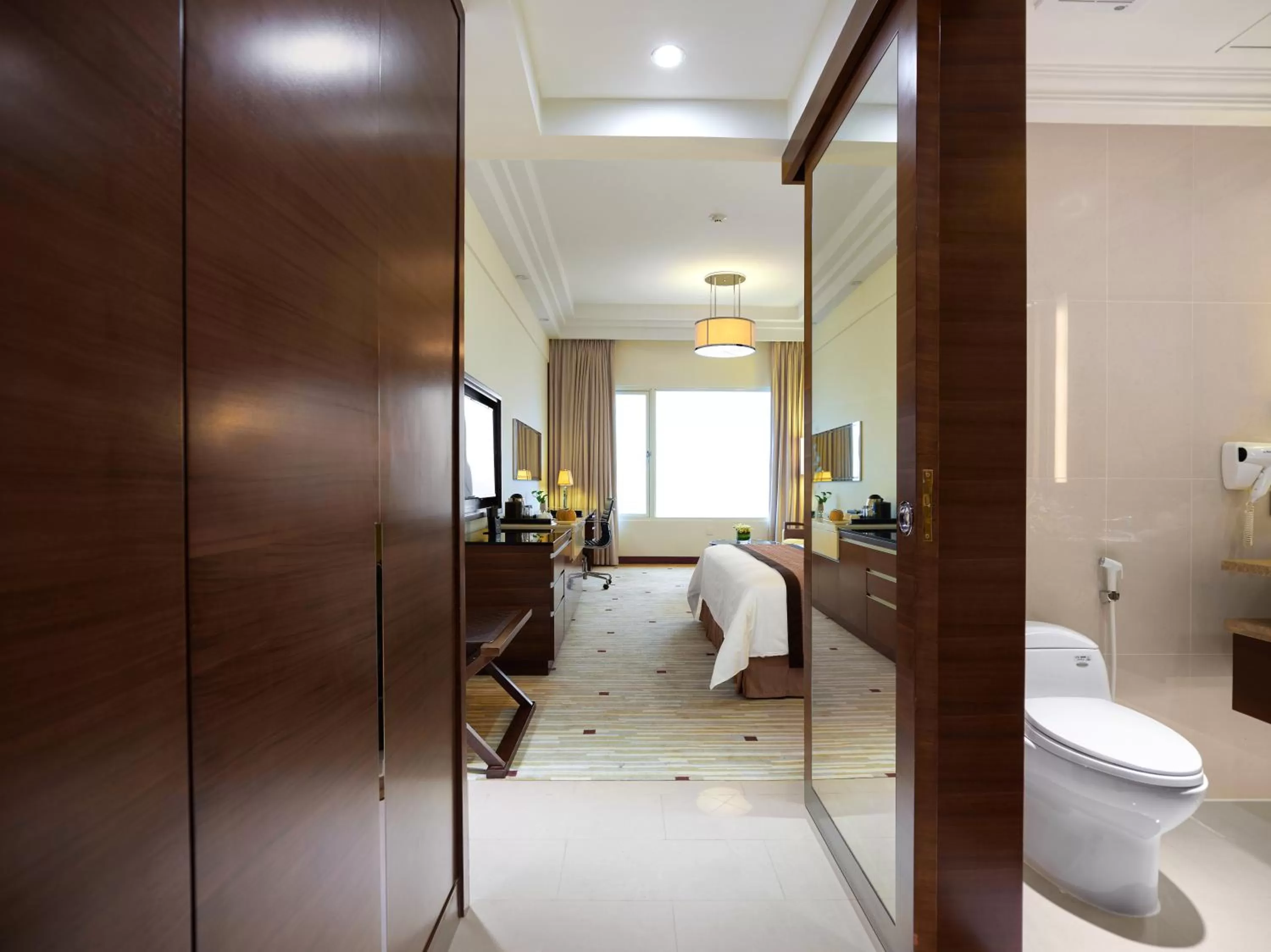 Photo of the whole room in Royal Halong Hotel