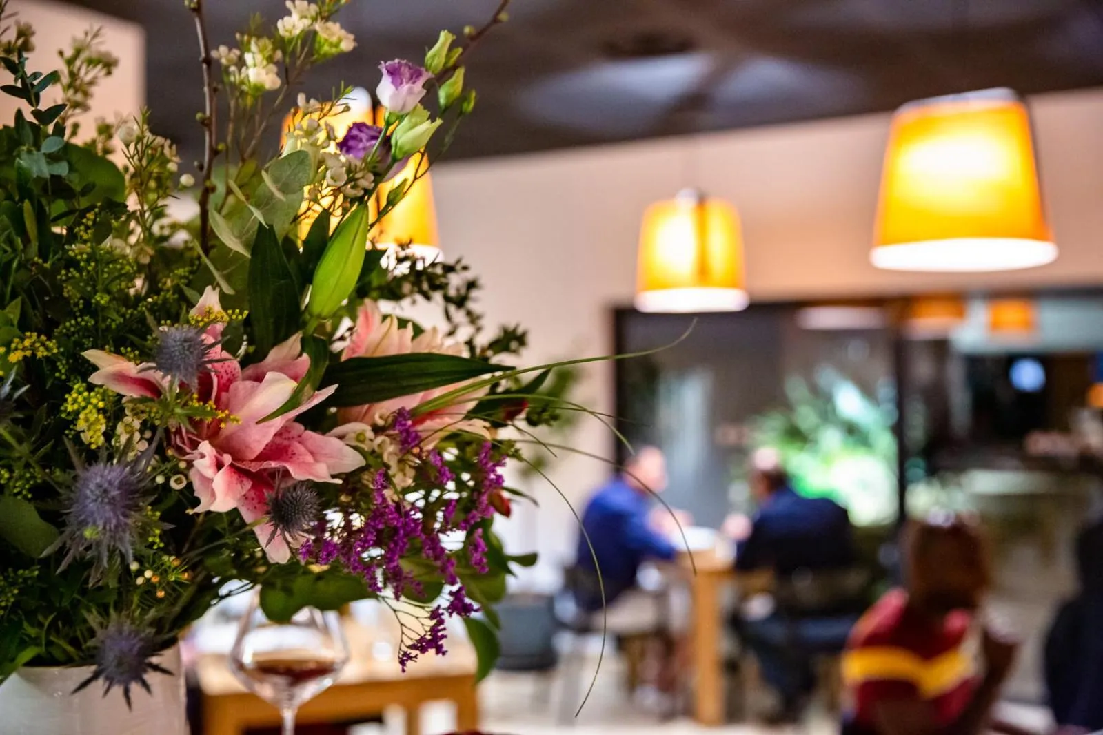 Restaurant/places to eat in Le Domaine de Baulieu, Singuliers Hotels