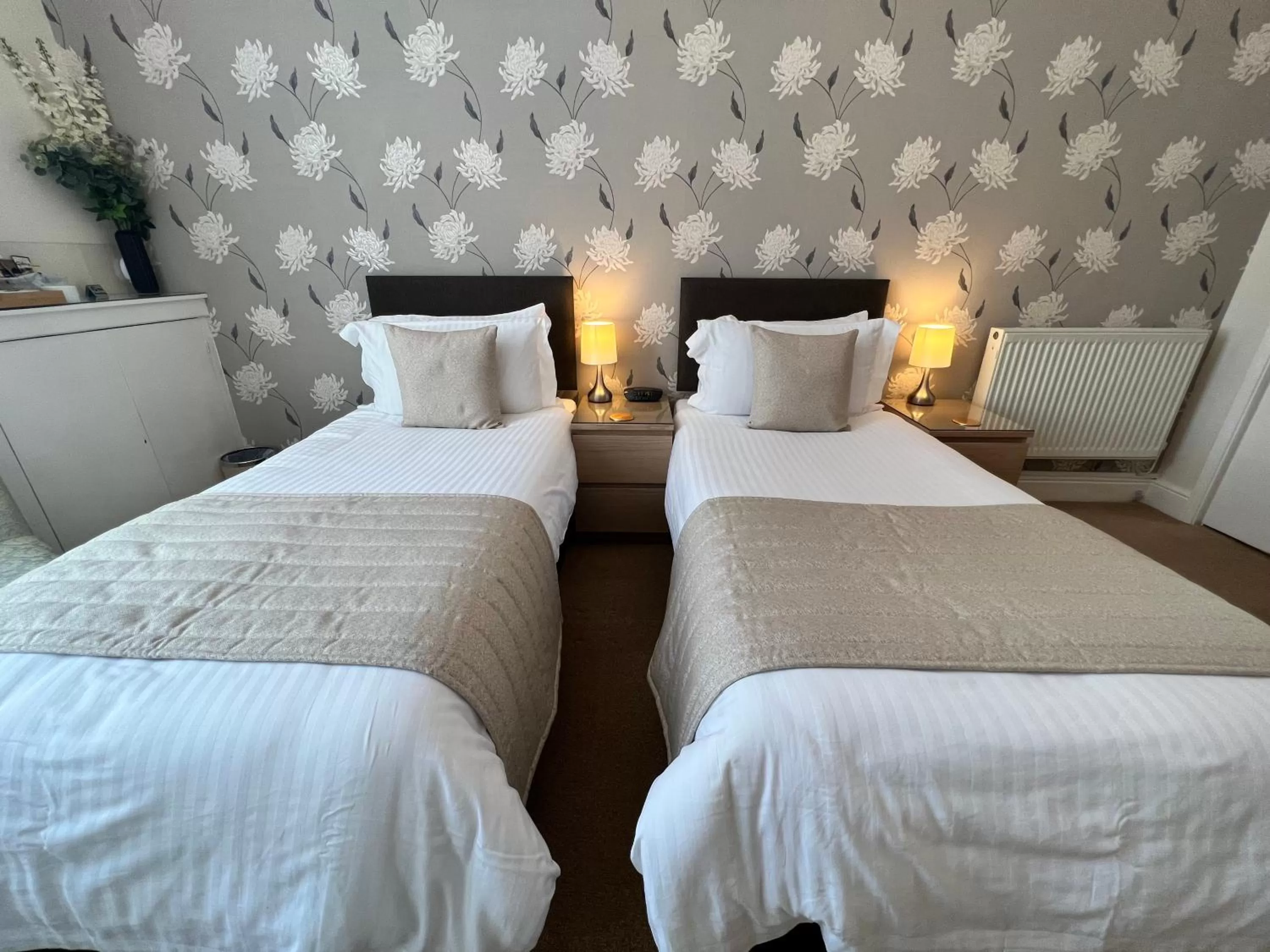 Property building, Bed in Birkdale Guest House