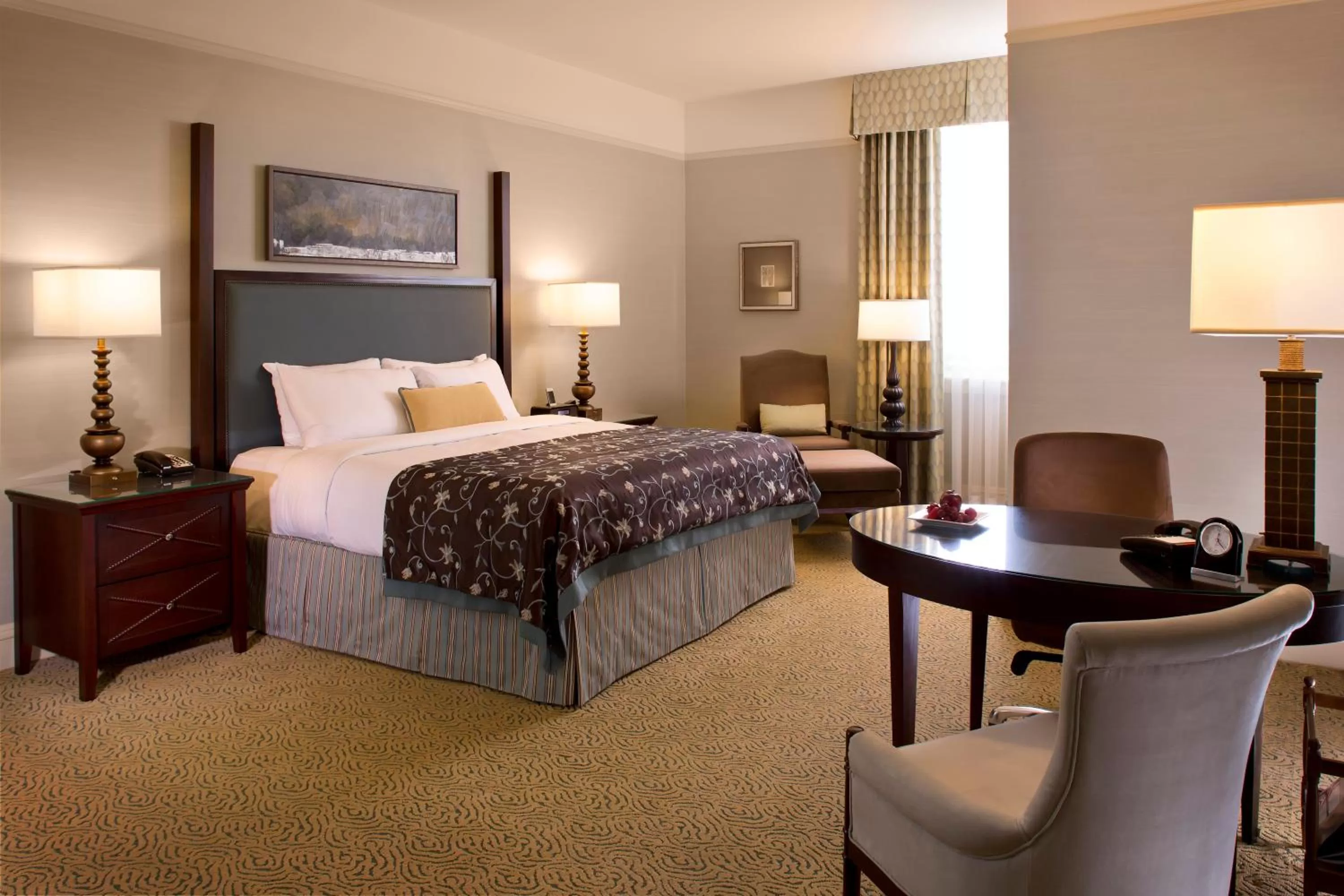 Photo of the whole room, Bed in Fairmont Palliser