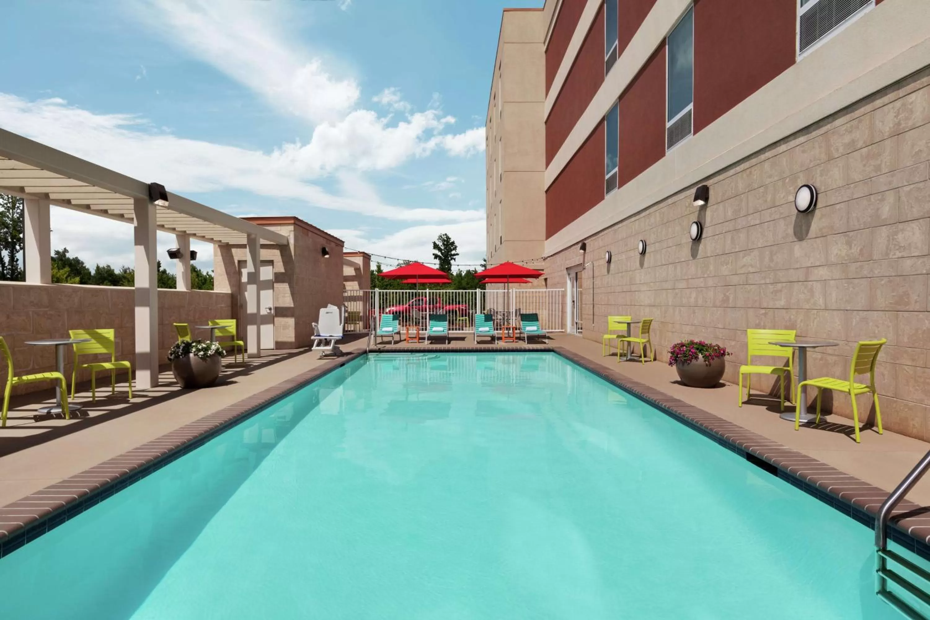 Pool view in Home2 Suites By Hilton Savannah Airport