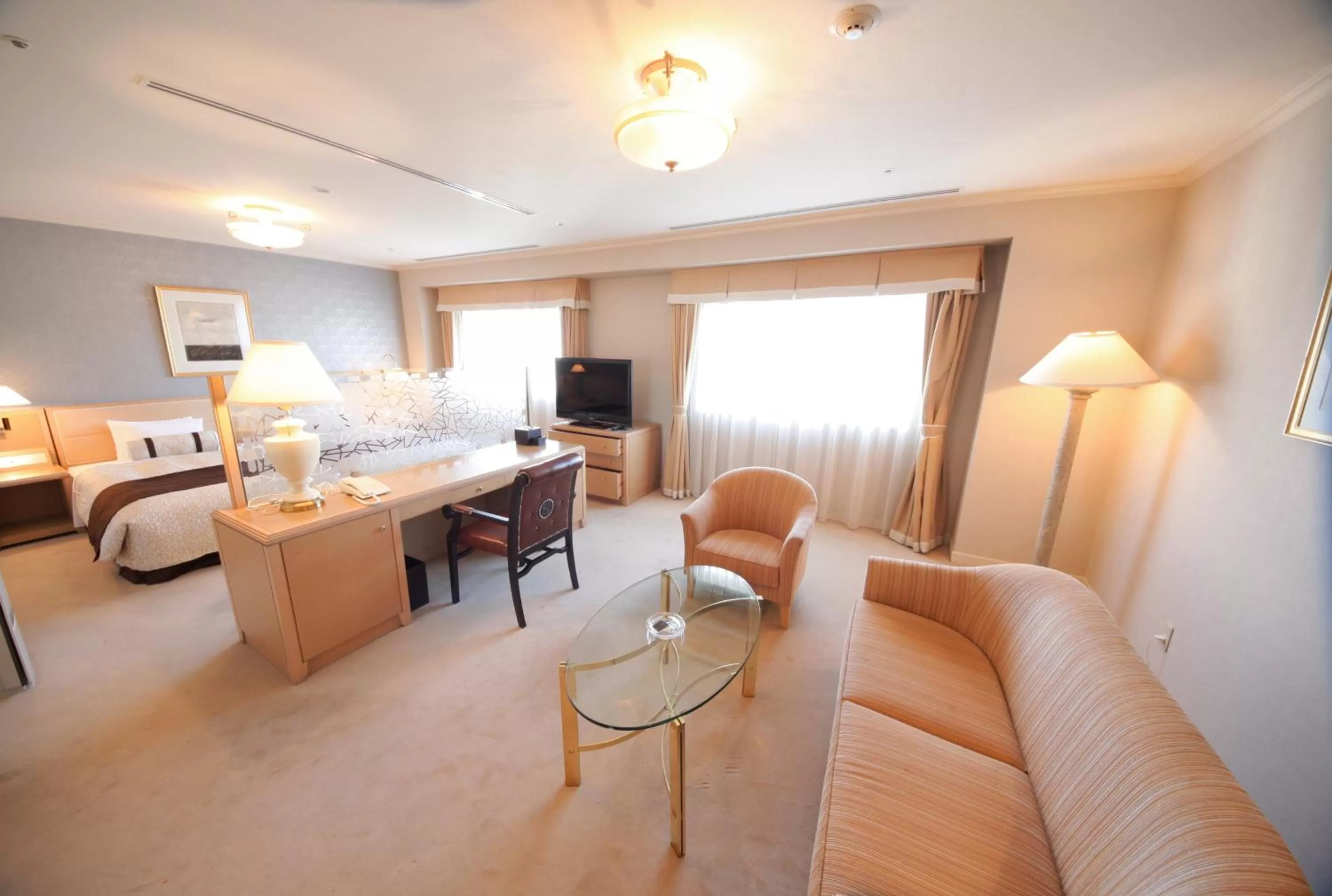 Photo of the whole room, Bed in Numazu River Side Hotel