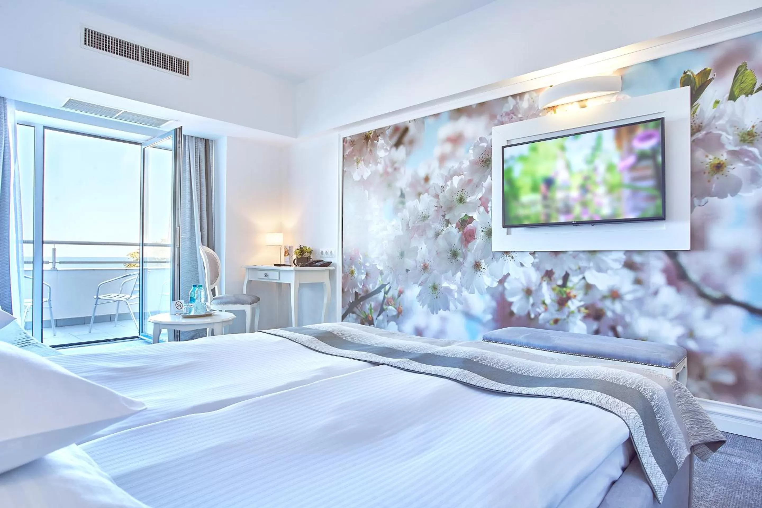 TV and multimedia, Bed in Continental Forum Constanta