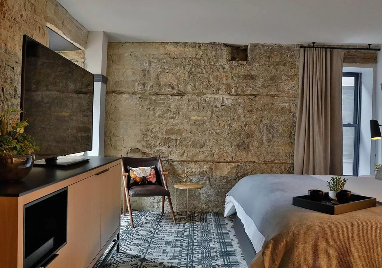 Deluxe King Room in Lora