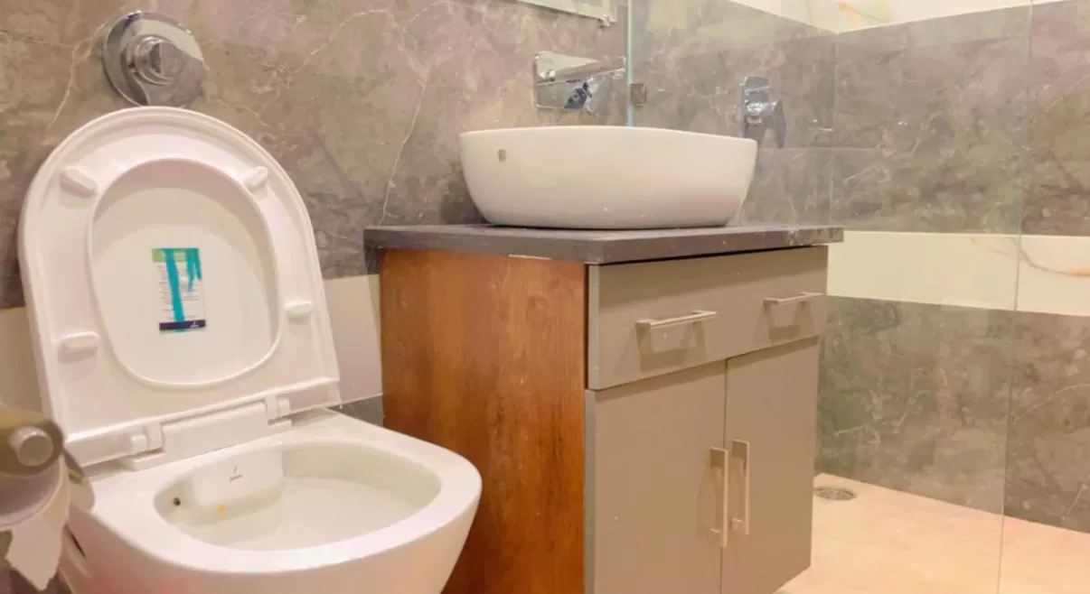 Bathroom in City View With Garden -5 Mins Walk From GOLDEN TEMPLE