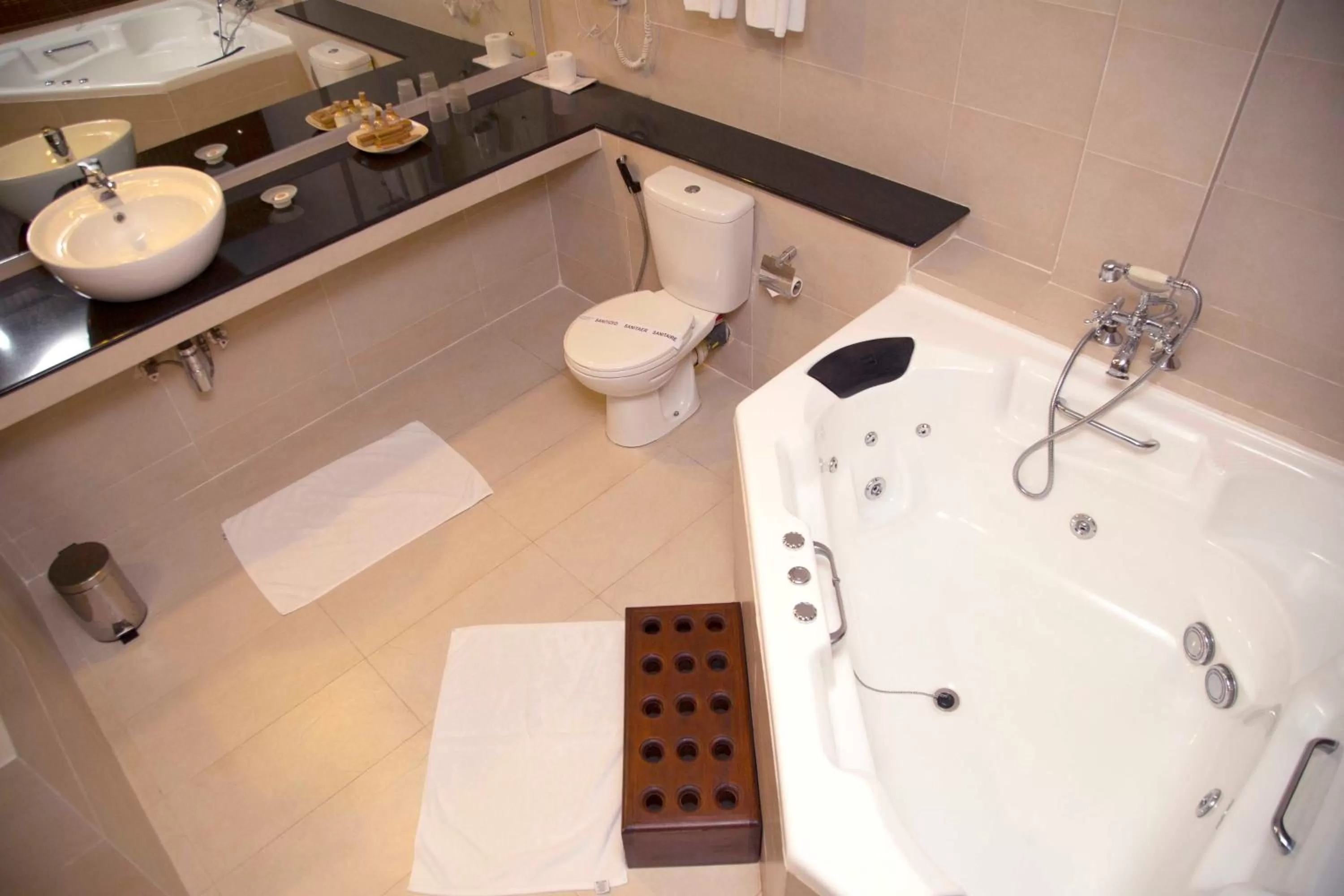 Bathroom in Kandy The Tourmaline