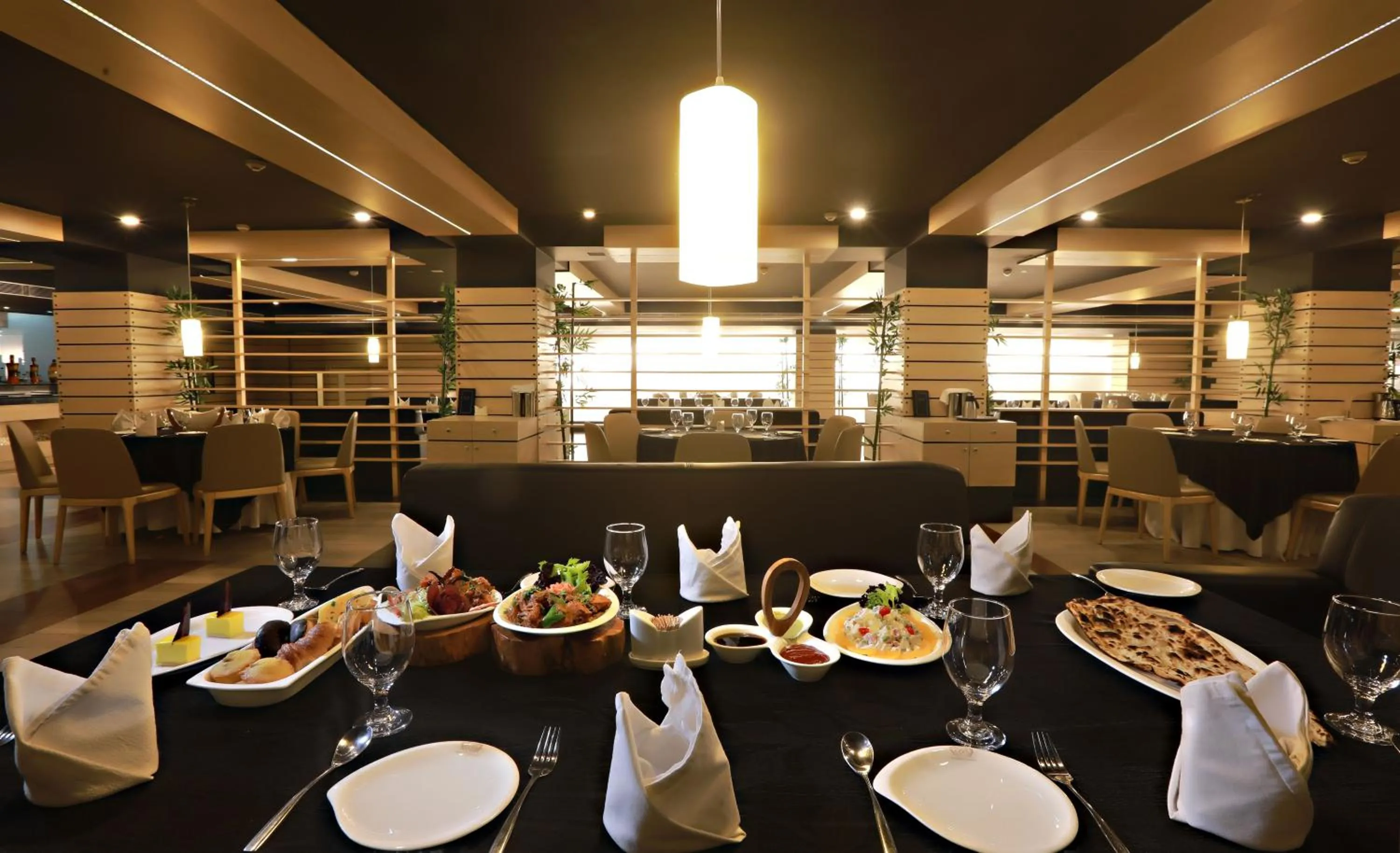 Restaurant/places to eat in Hotel Patliputra Continental