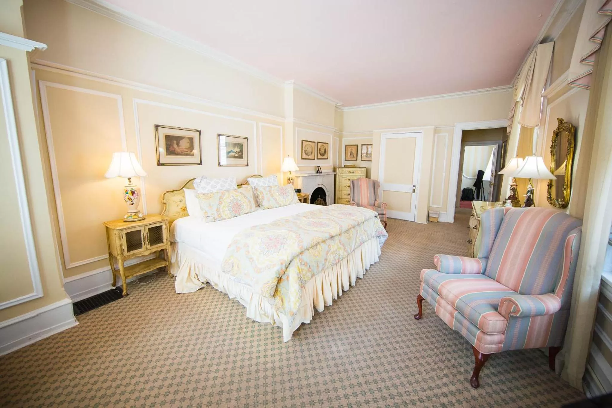 Photo of the whole room, Bed in La Reserve Bed and Breakfast