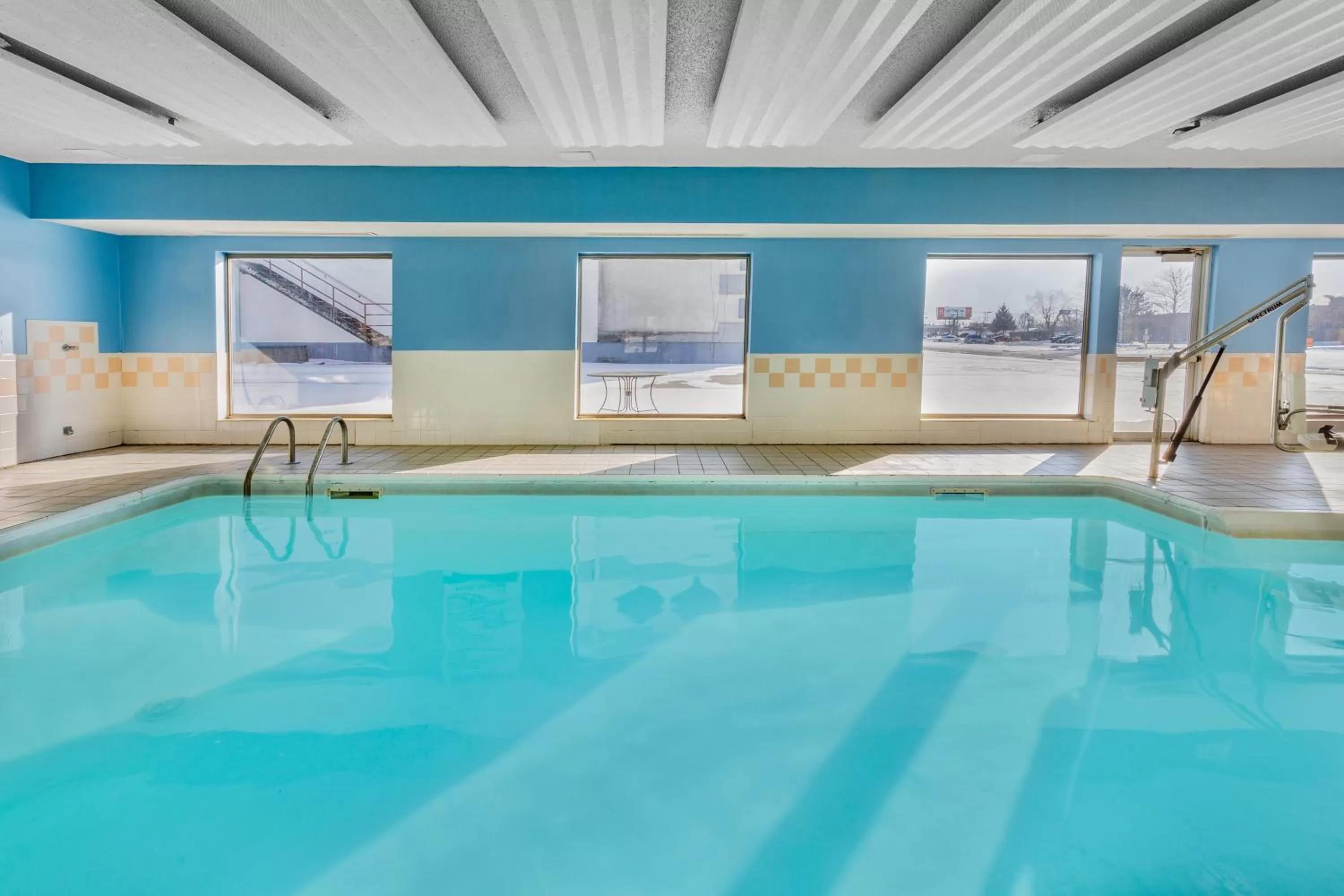Swimming pool in Super 8 by Wyndham Kokomo