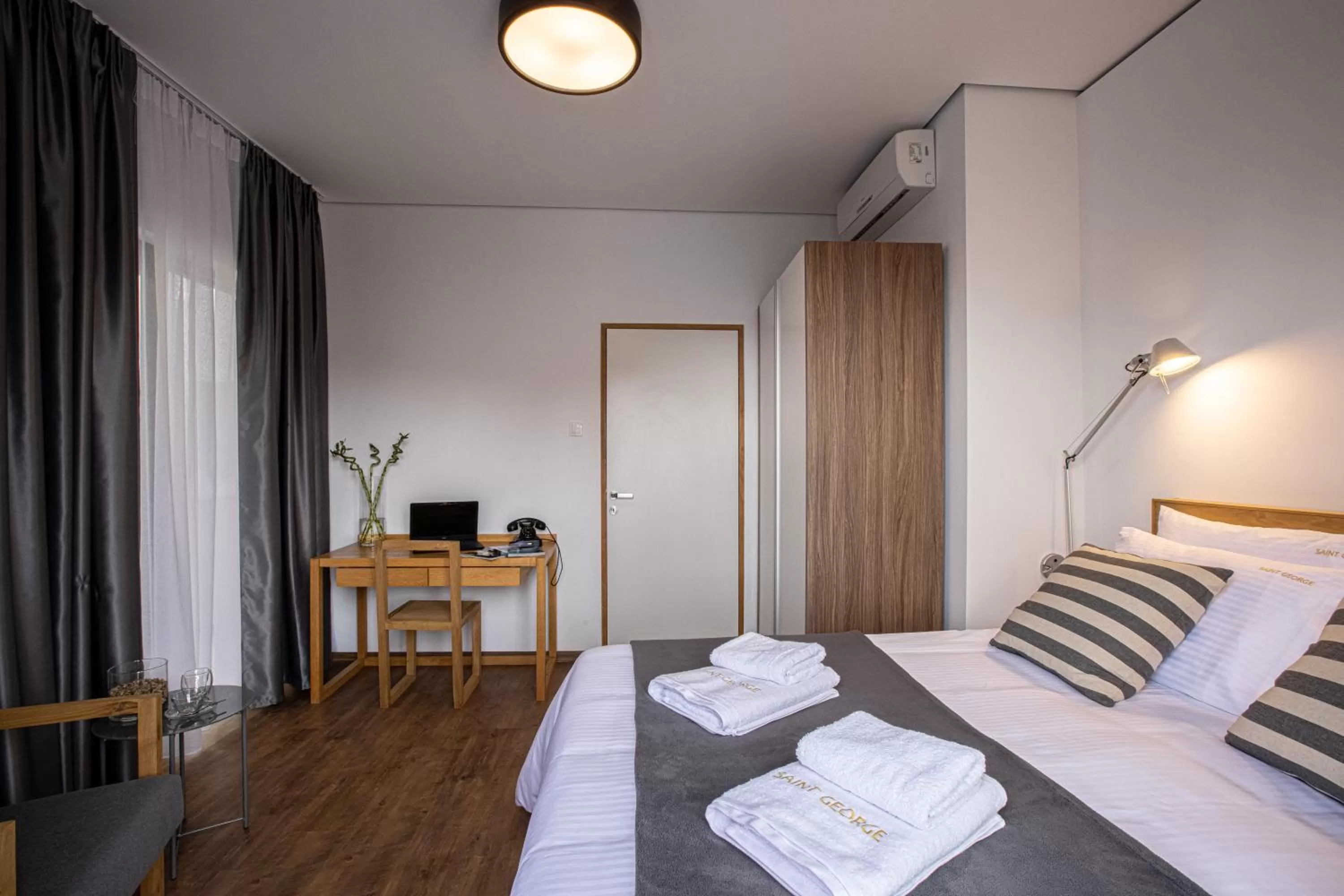 Photo of the whole room, Bed in Saint George Boutique Rooms