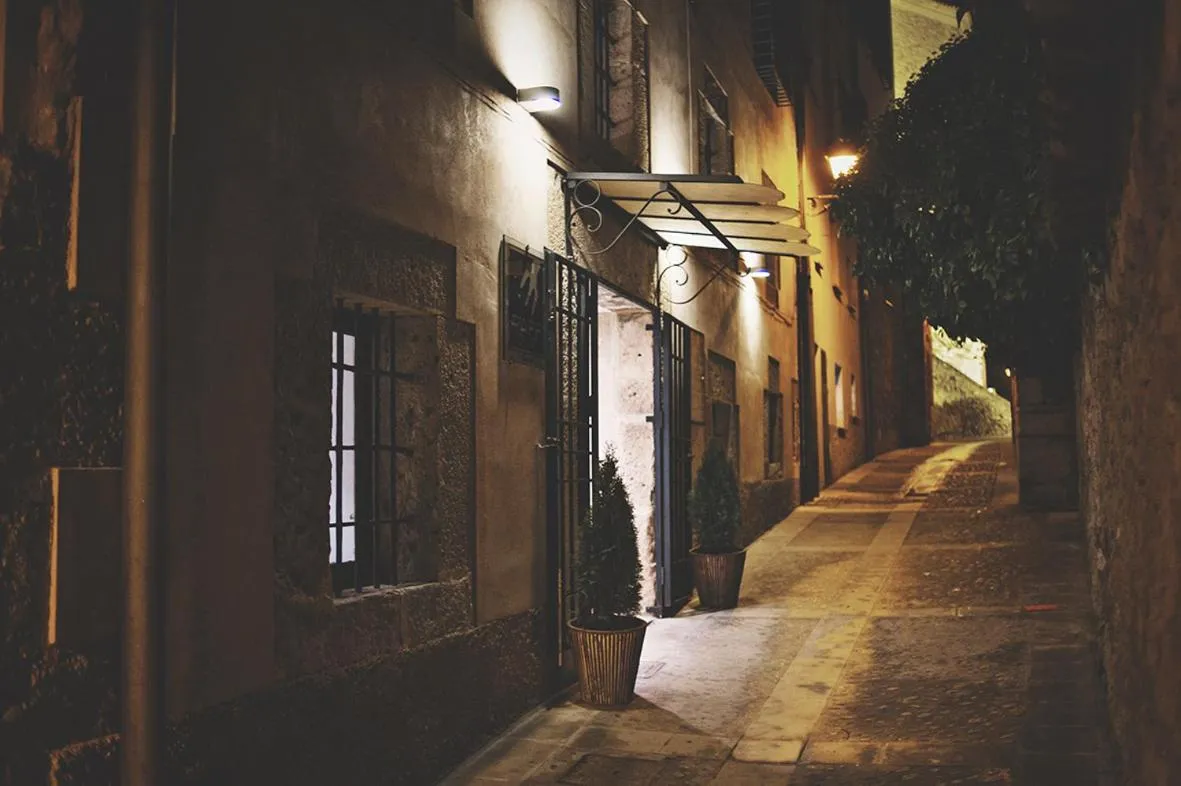 Property building in Hotel Leonor de Aquitania