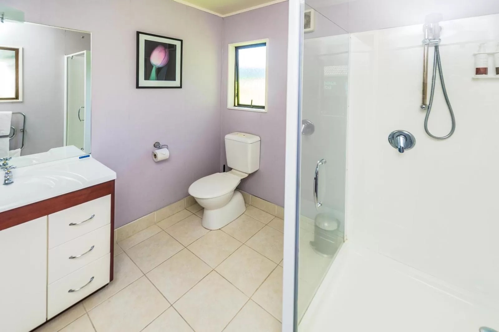 Bathroom in Anndion Motel