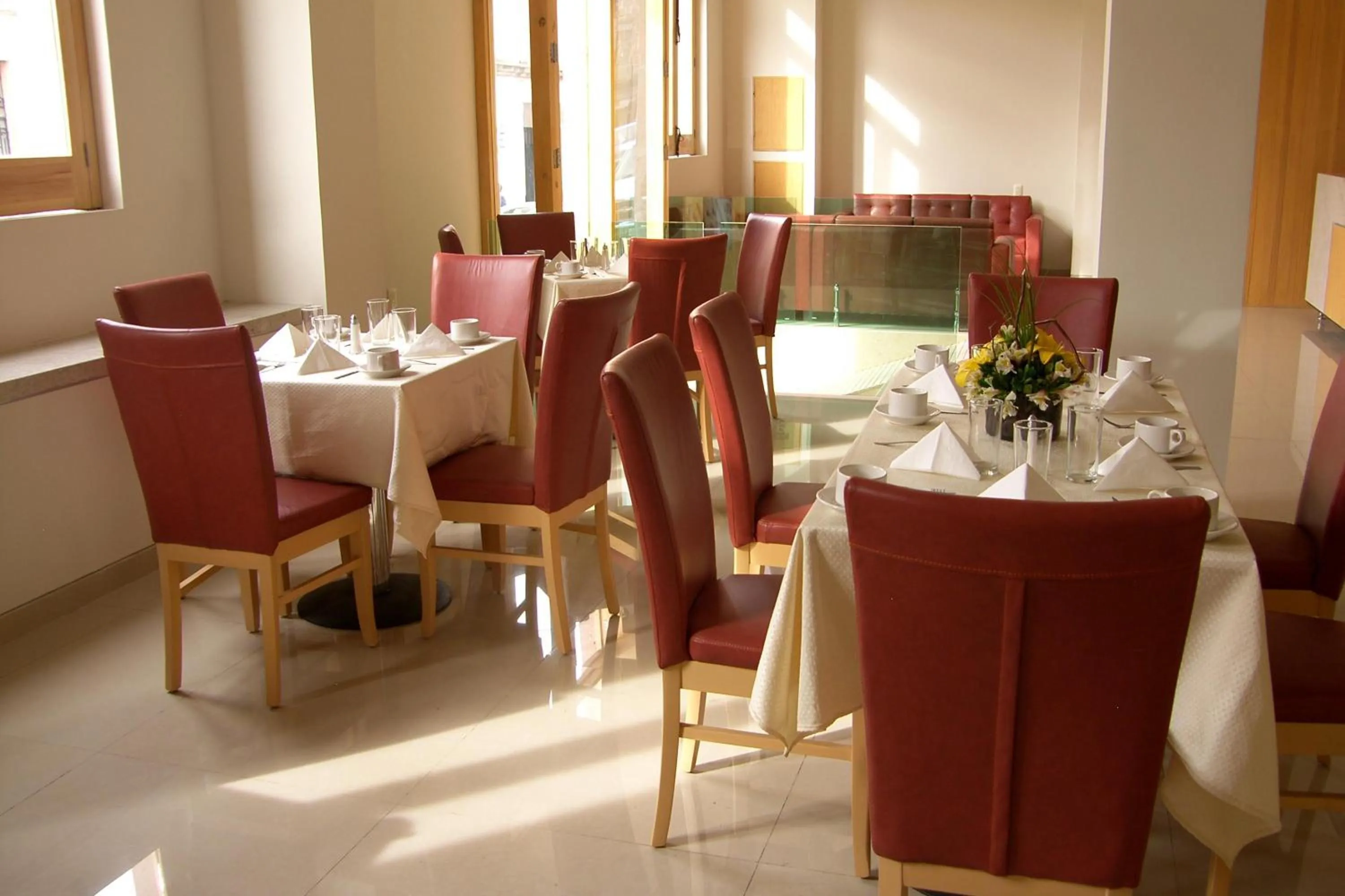 Restaurant/places to eat in Rymma Hotel