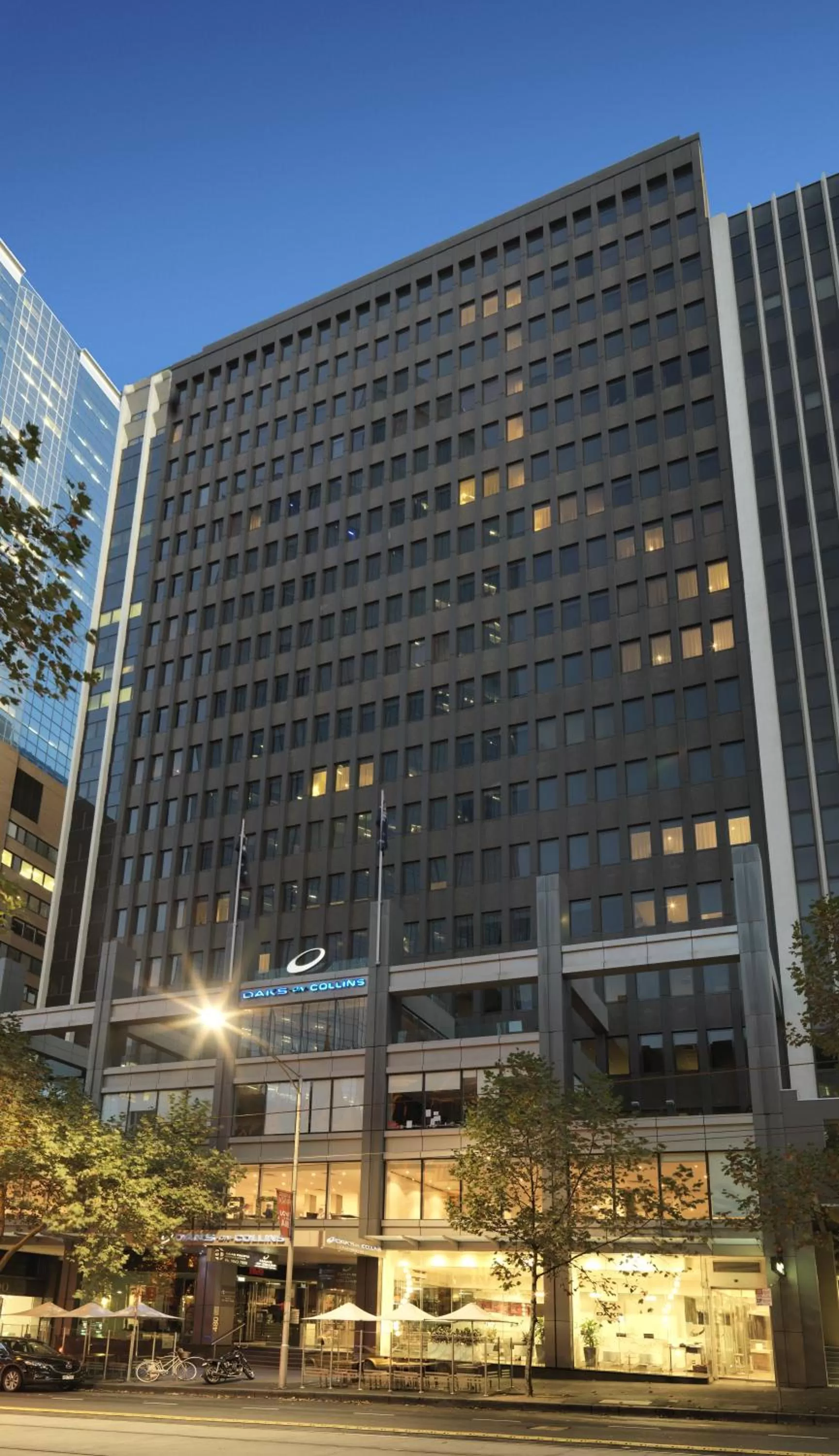 Facade/entrance in Oaks Melbourne on Collins Suites