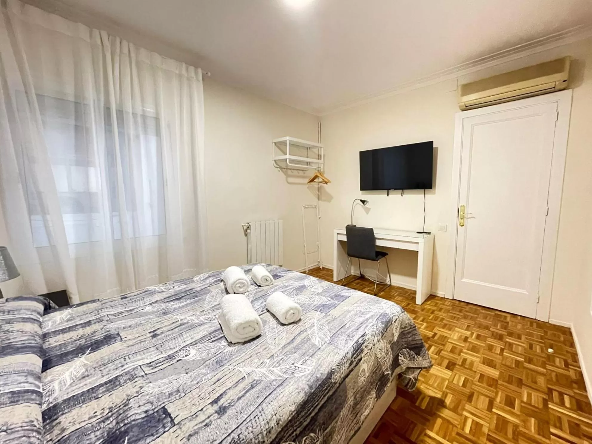 Bed in Villarroel habitaciones