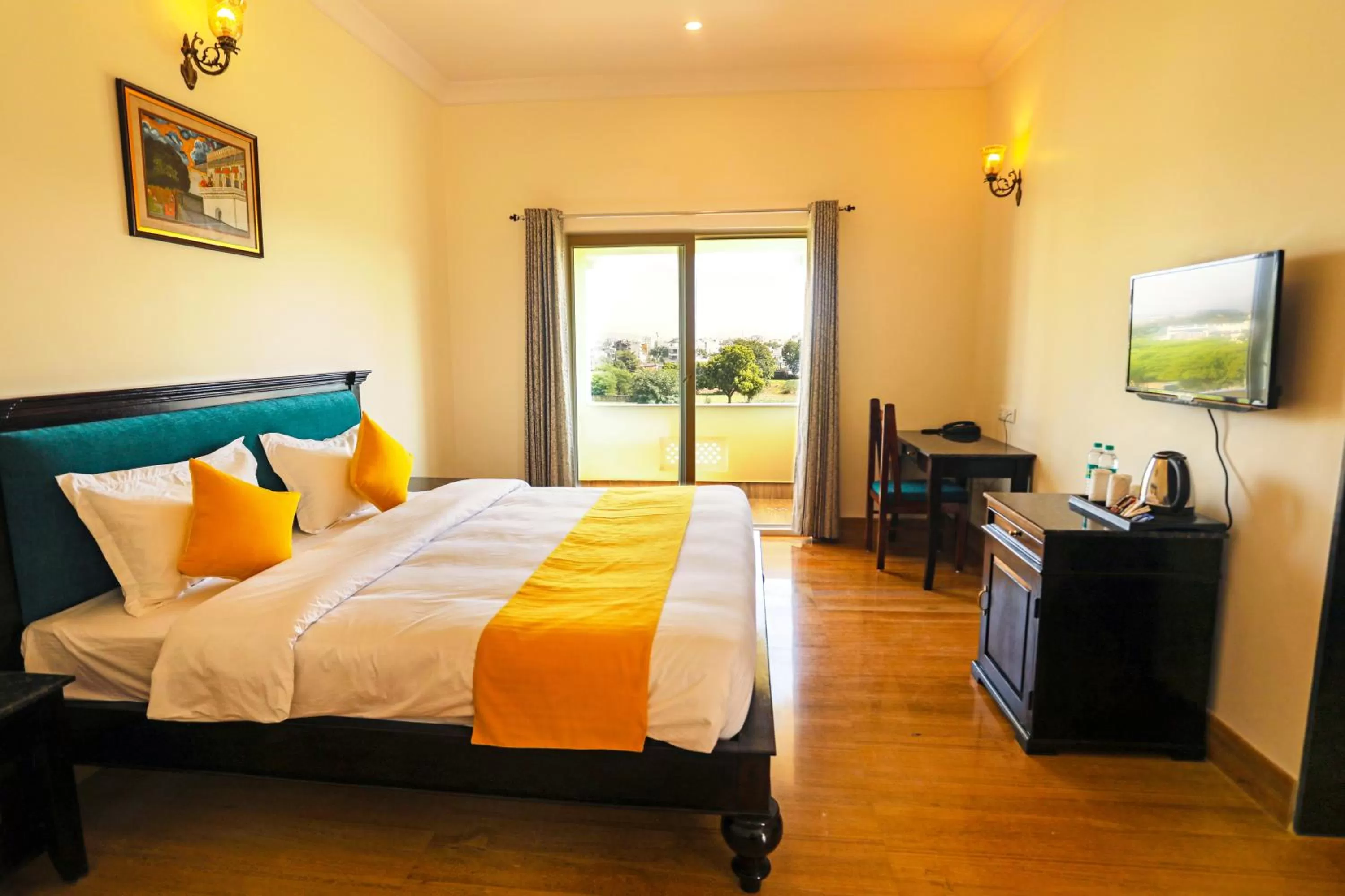 Deluxe Double Room with Balcony in Vasant Vilas