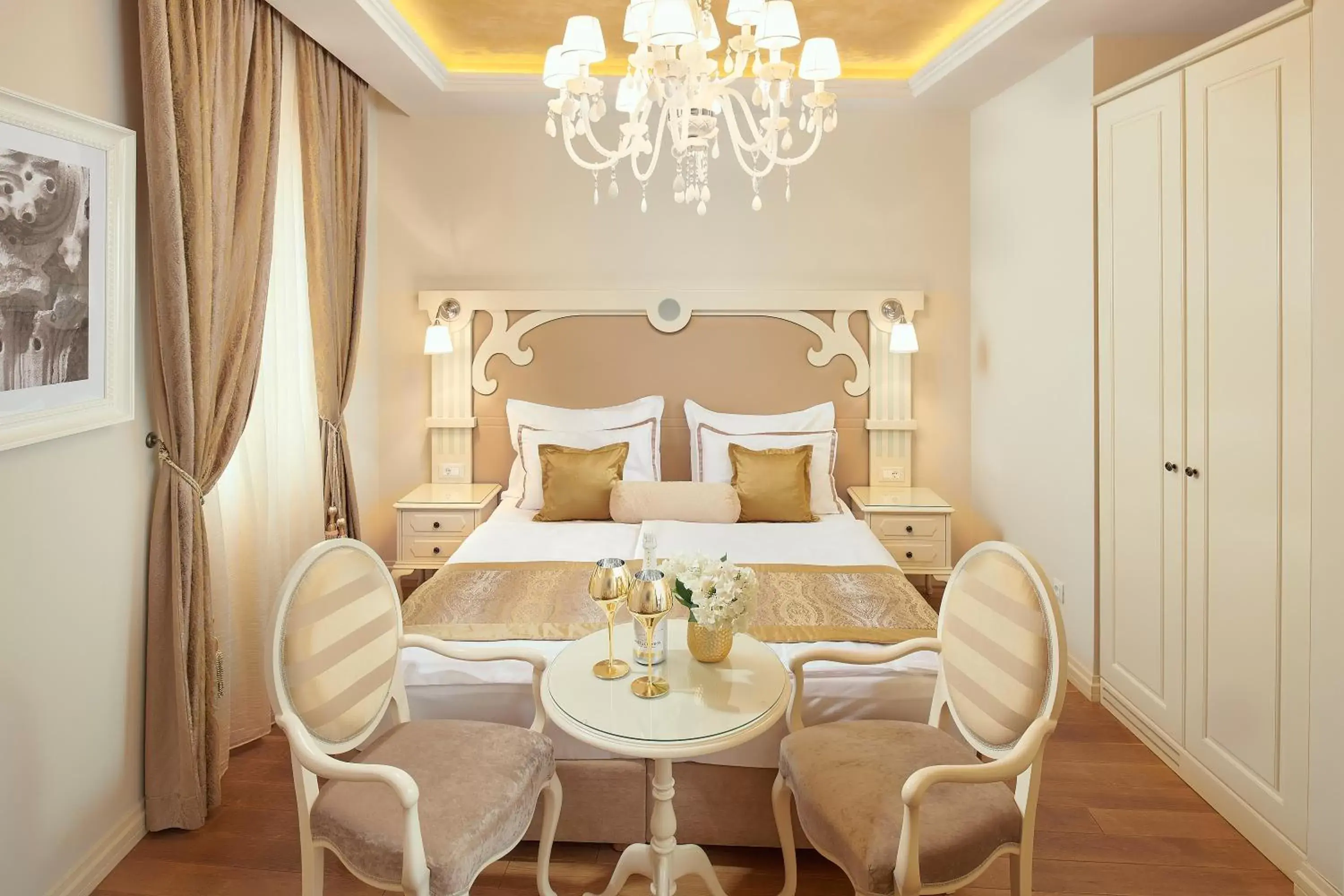 Deluxe Double Room in Piazza Heritage Hotel Deluxe Double Room in Piazza Heritage Hotel