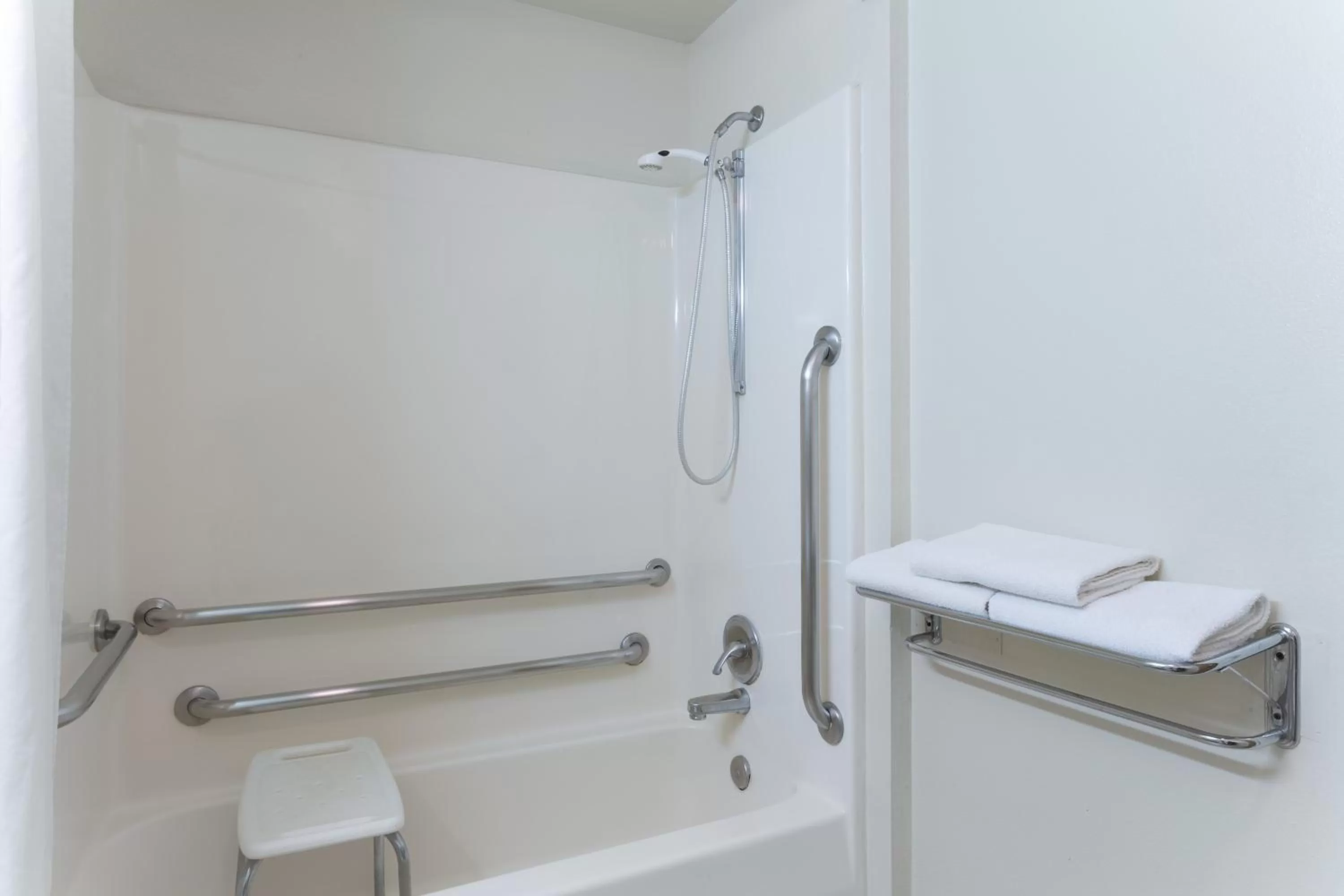 Shower, Bathroom in Super 8 by Wyndham Green River