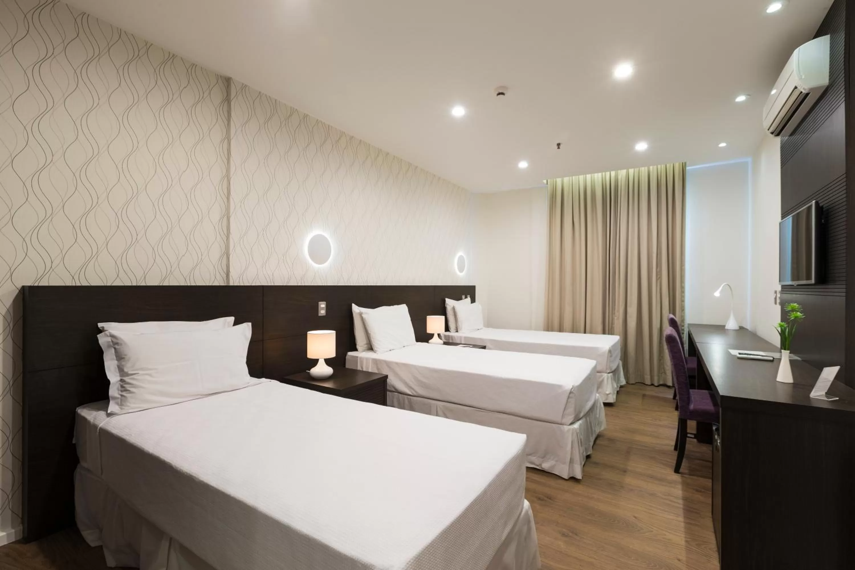 Photo of the whole room, Bed in Arosa Rio Hotel