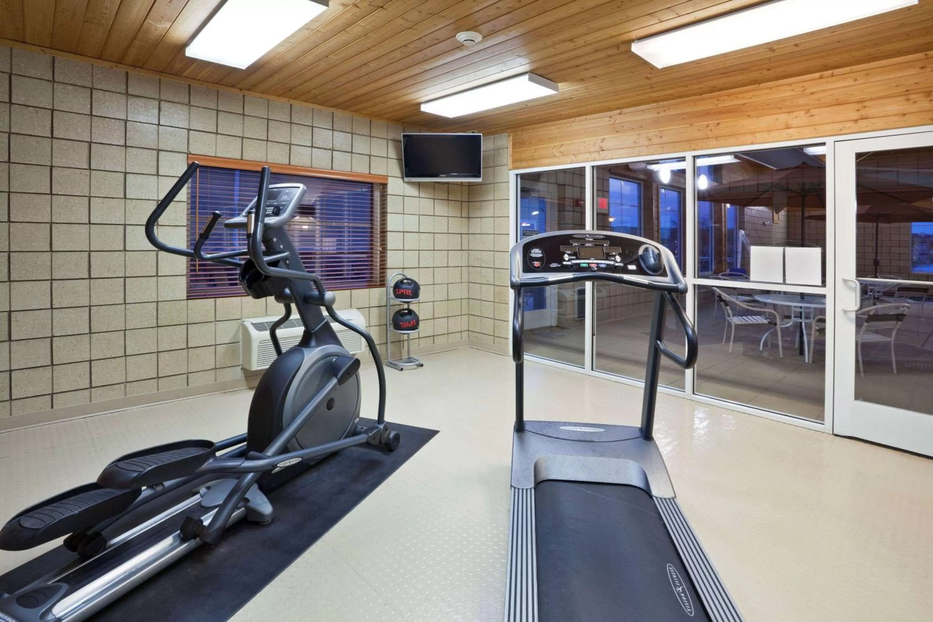 Fitness centre/facilities in AmericInn by Wyndham Fort Pierre Conference Center