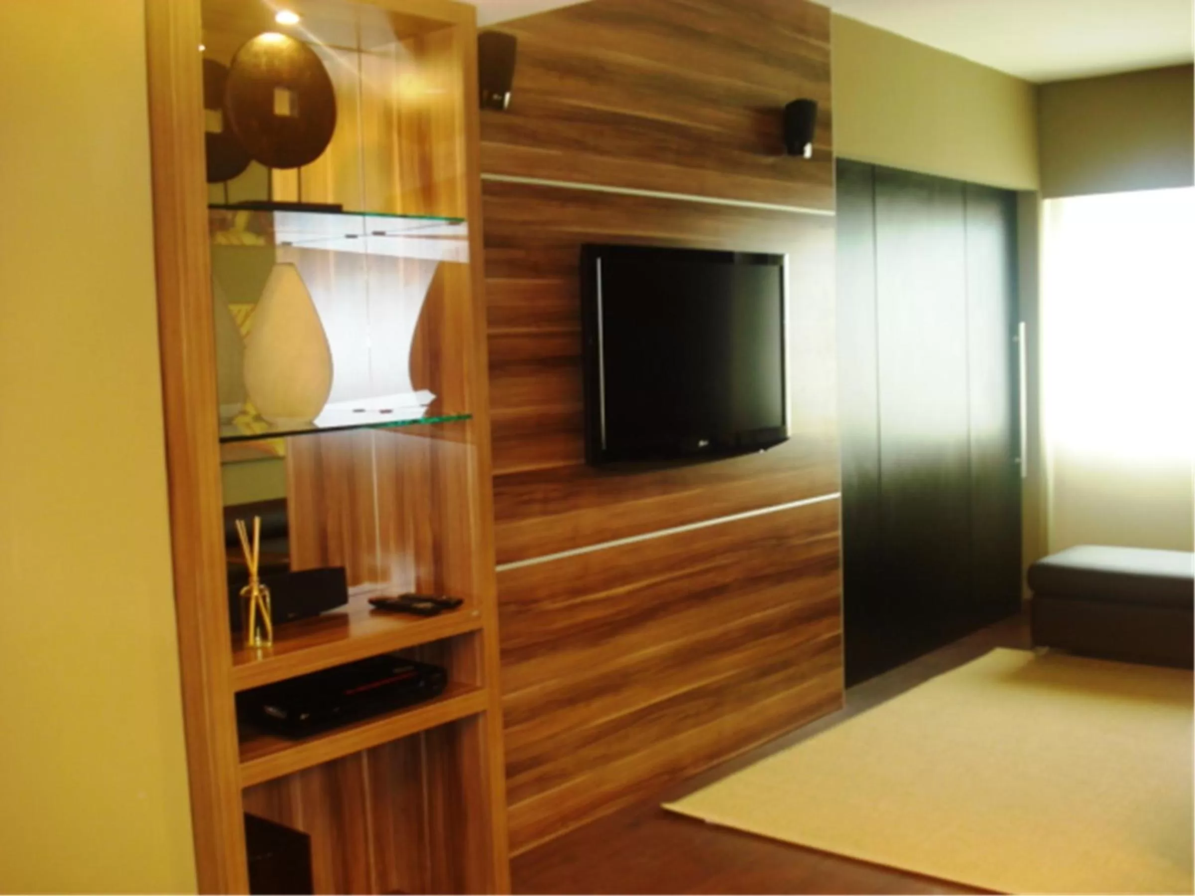 TV and multimedia in Hotel Manta