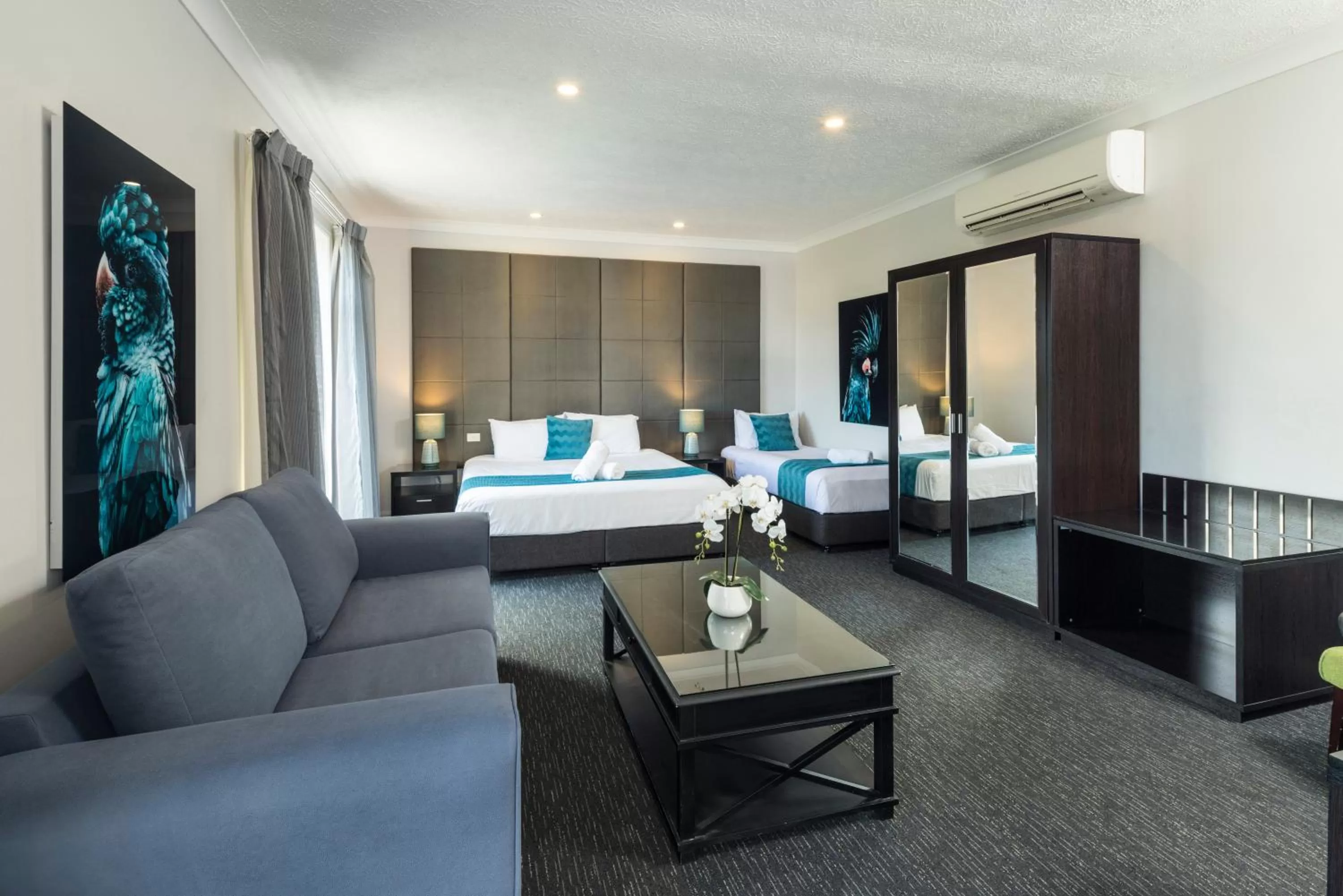 Deluxe King Suite in The Abbott Boutique Hotel