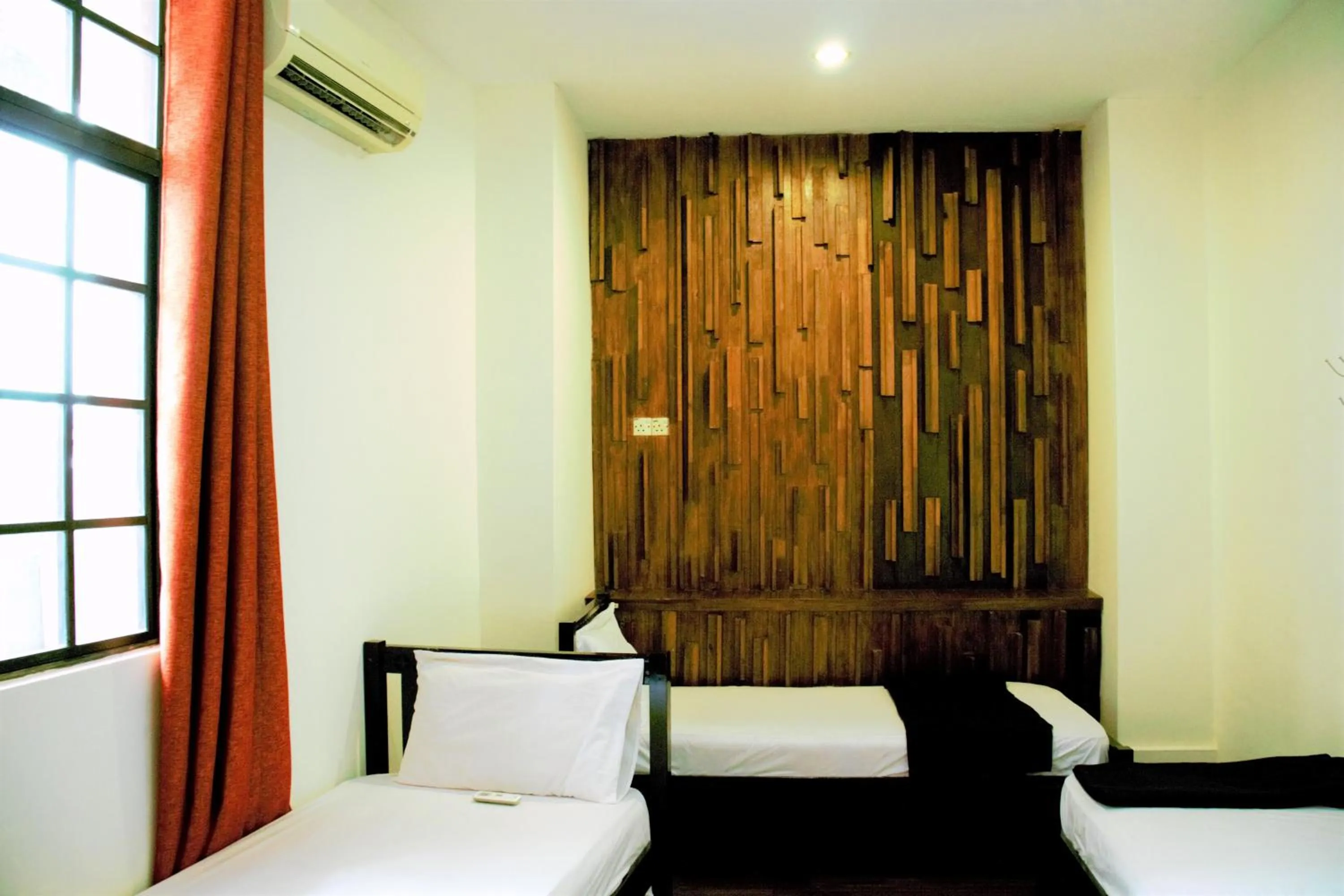 Photo of the whole room, Bed in The Explorers Guesthouse and Hostel