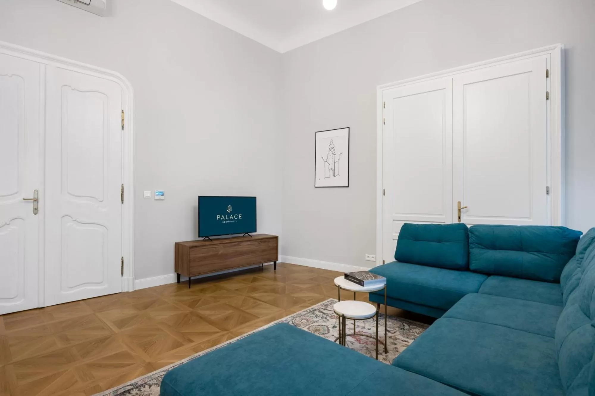 TV and multimedia in Palace Apartments