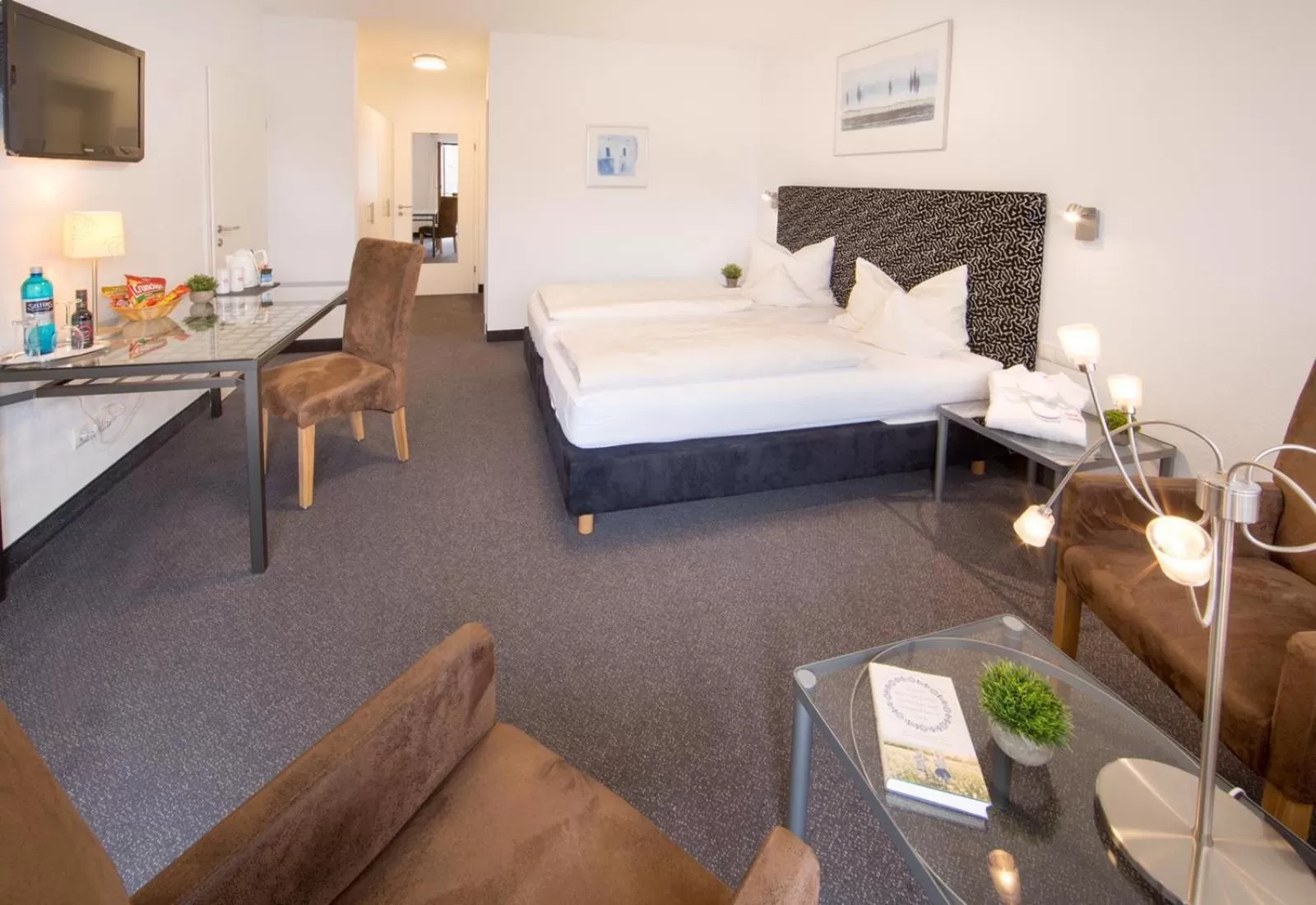 Photo of the whole room, Bed in Hotel Am Kurpark Späth