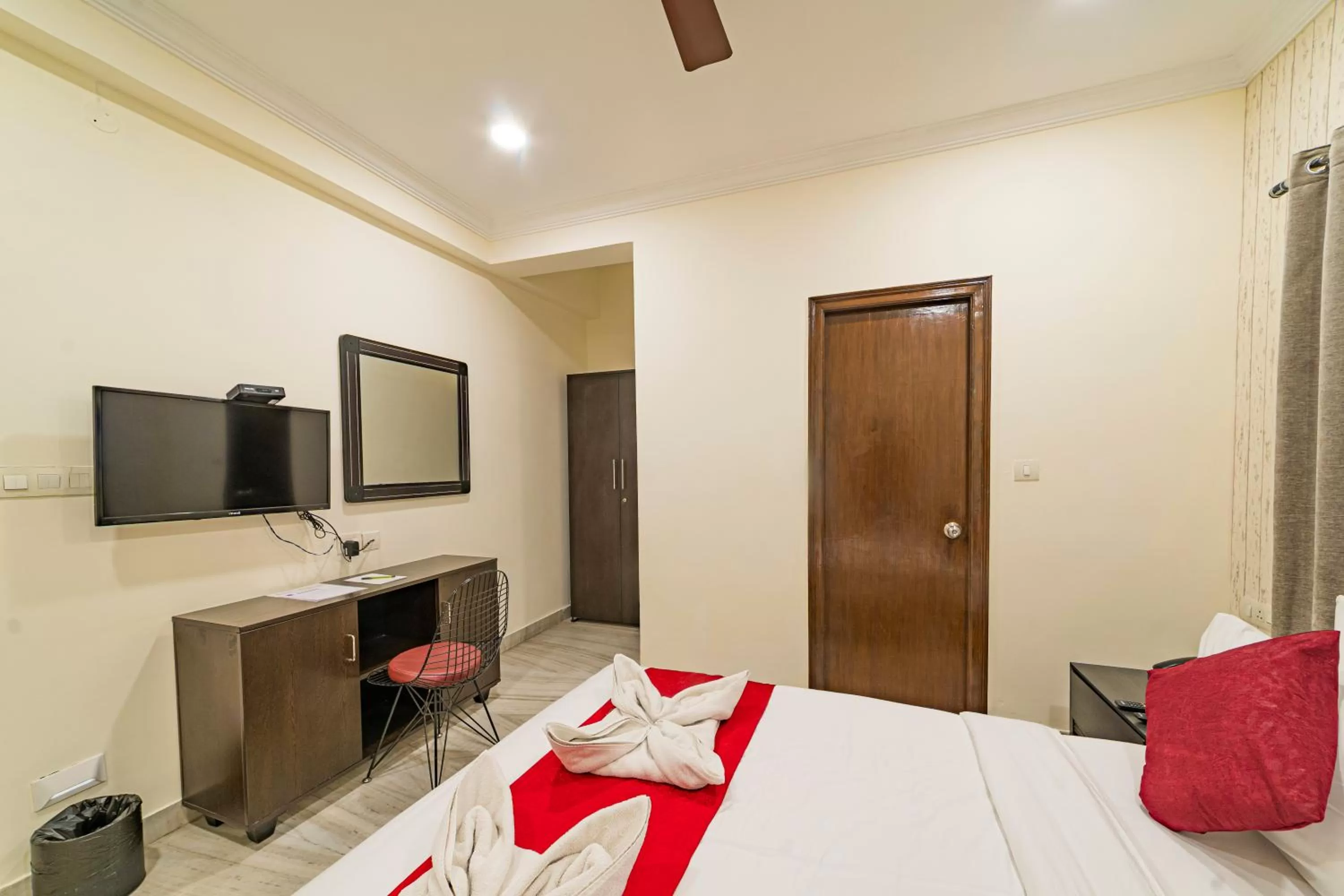 Bed in Hotel Athome , Whitefields, Kondapur