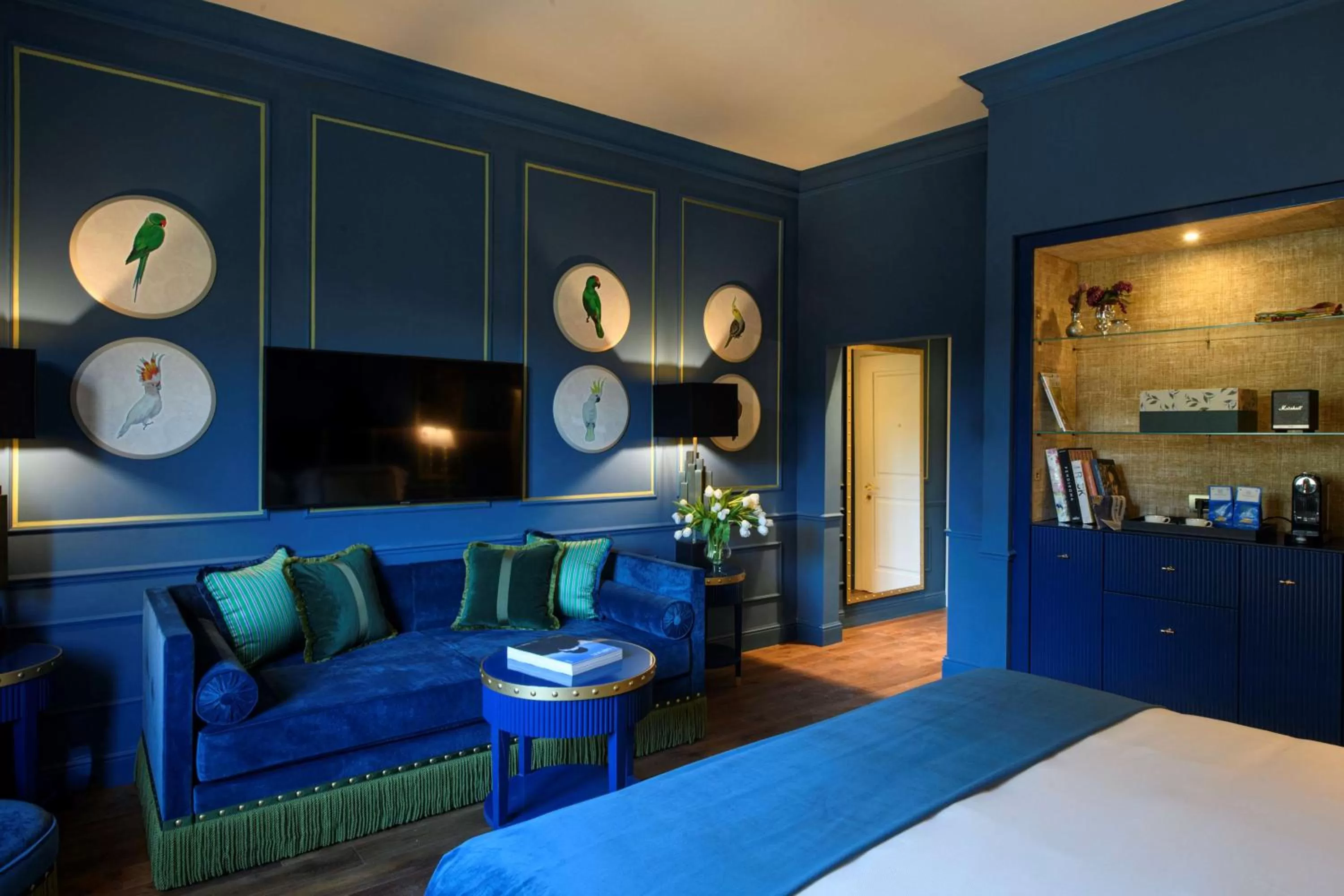 Photo of the whole room, Bed in IL Tornabuoni The Unbound Collection by Hyatt