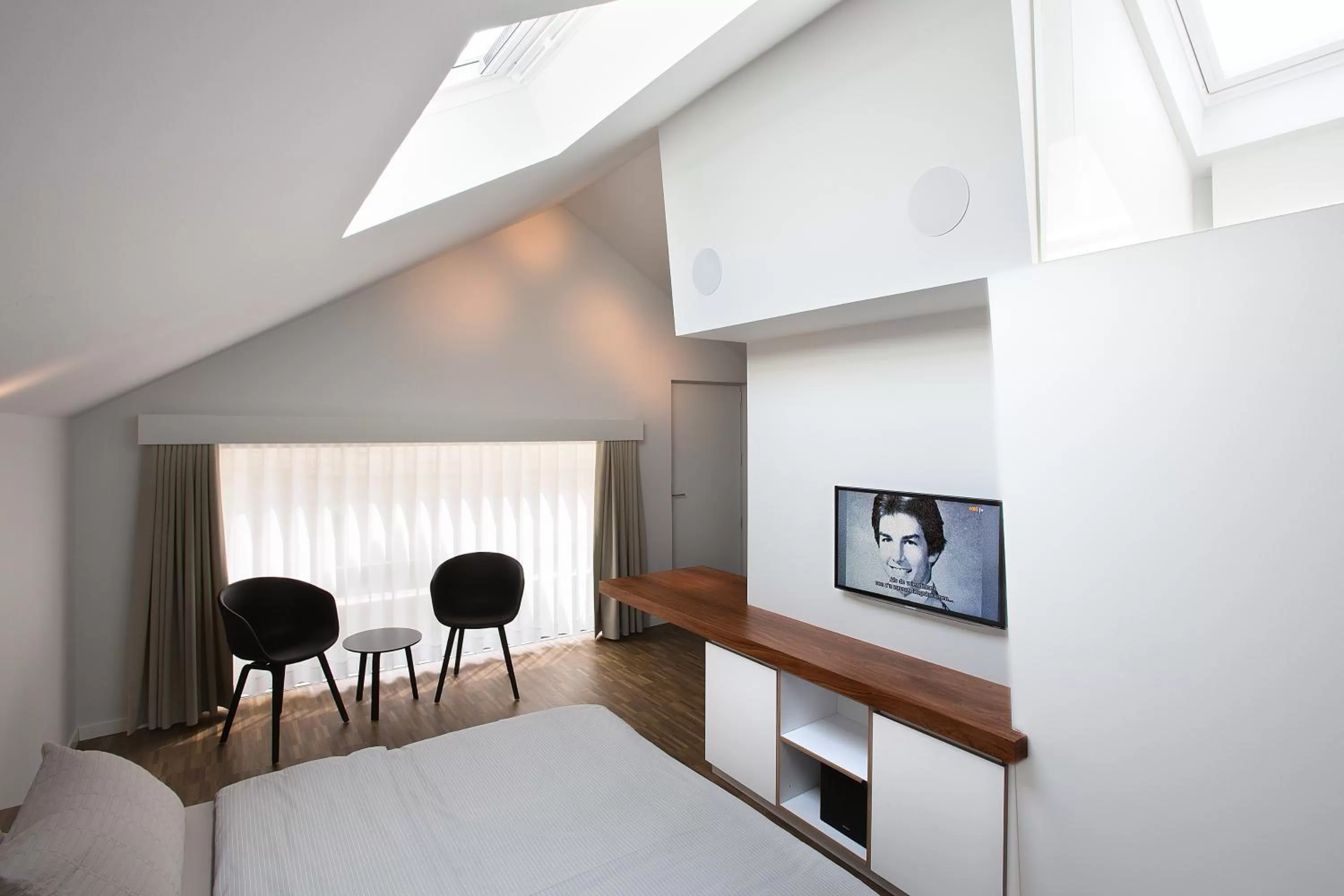 Photo of the whole room in B&B Snooz Inn