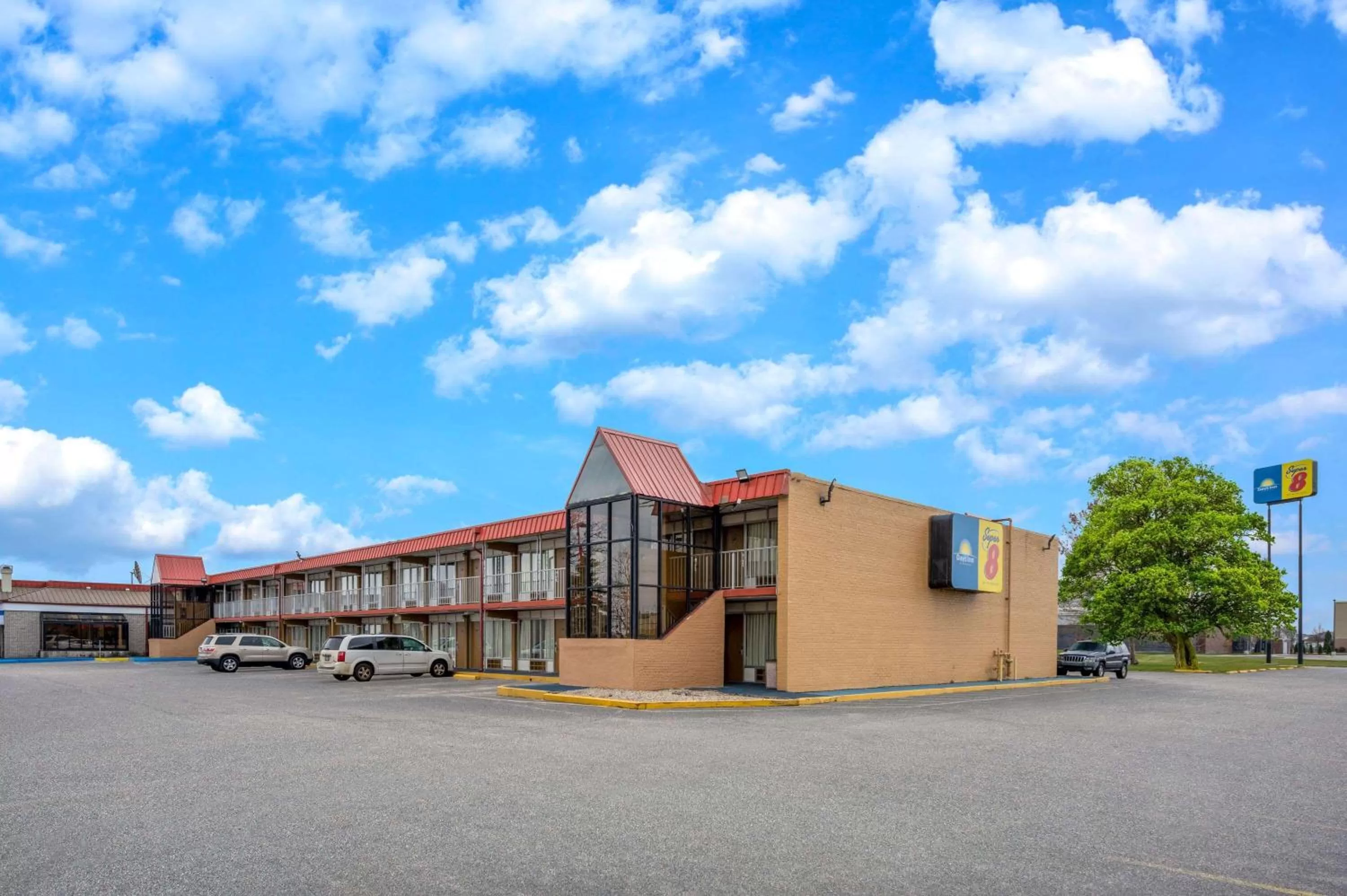 Property building in Super 8 by Wyndham Perrysburg-Toledo