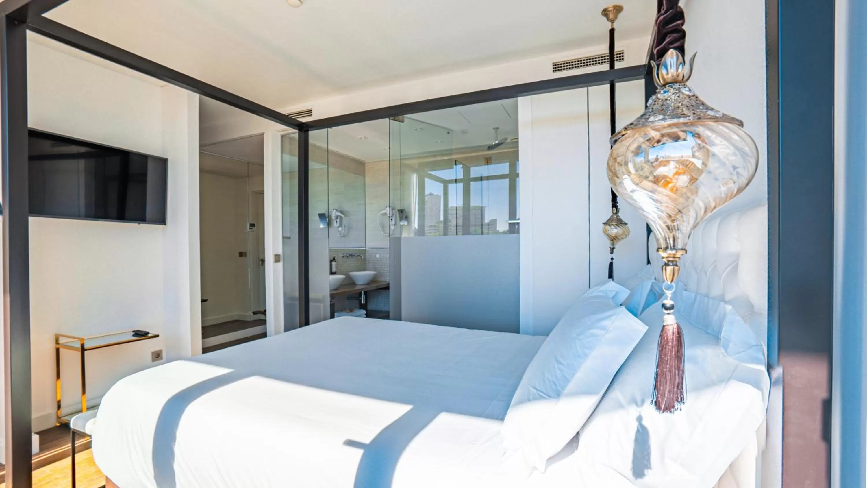 Bed in Hills Hotel Lisboa