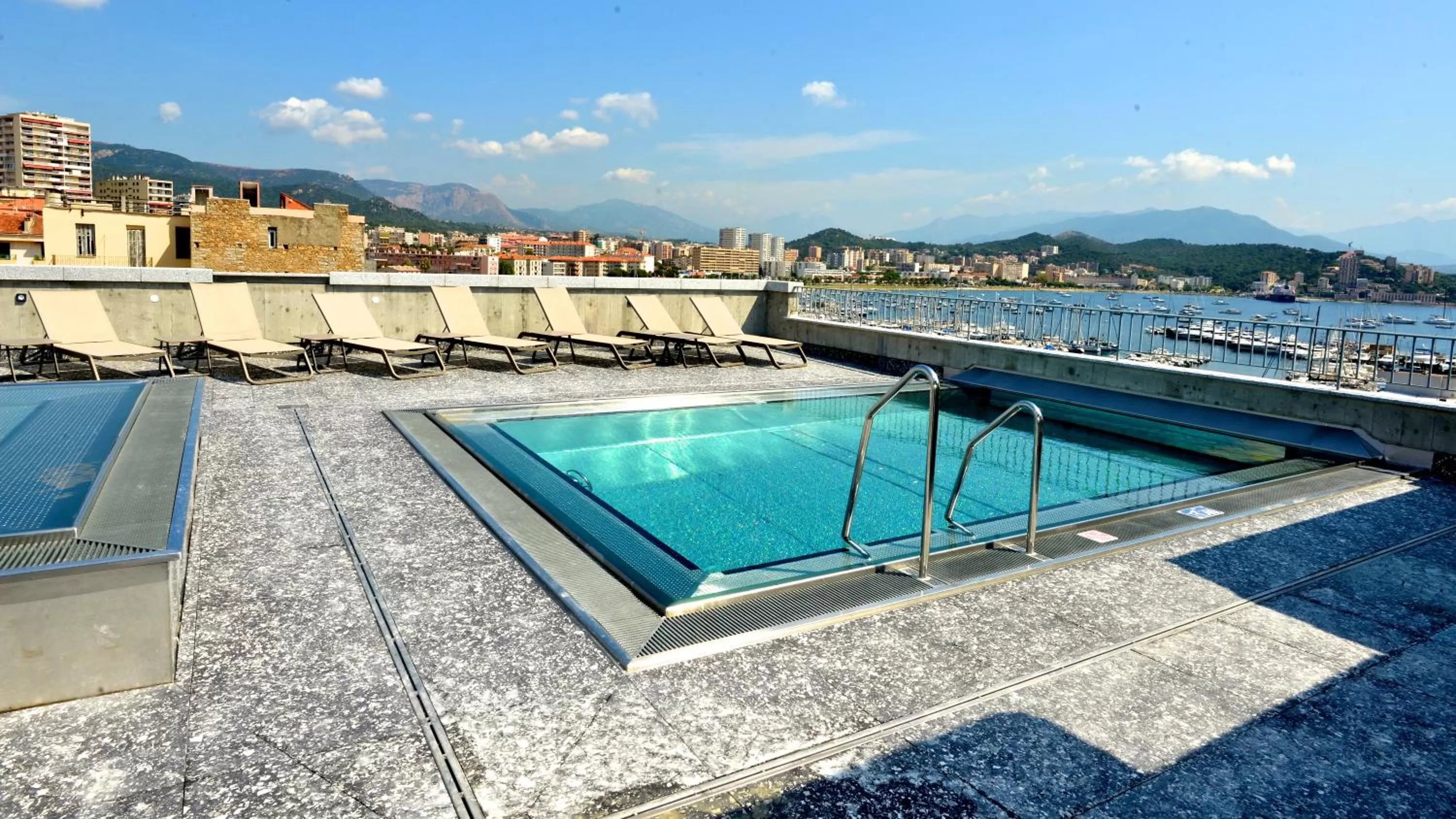 Swimming pool in ibis Styles Ajaccio Napoleon