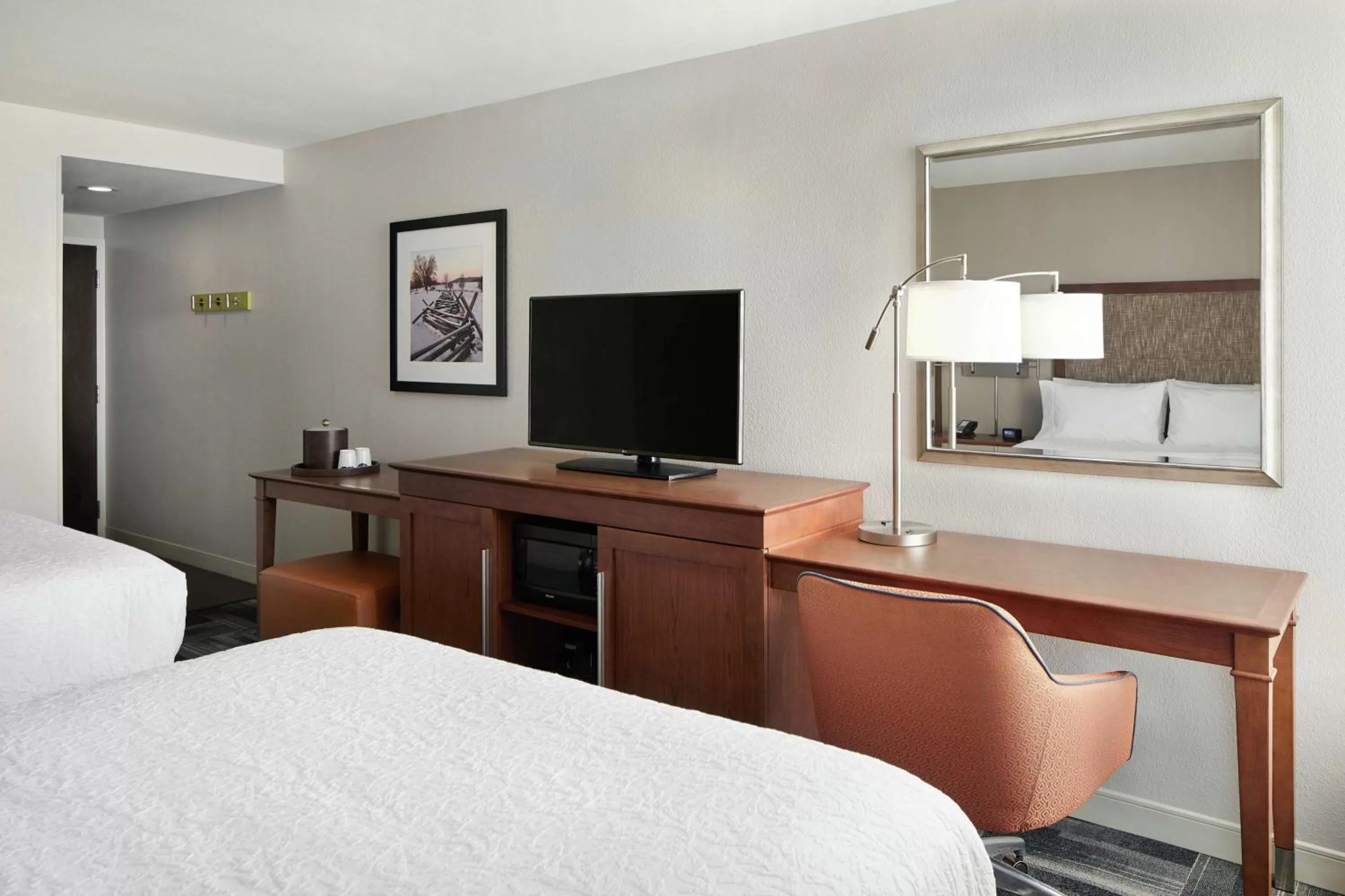 Bedroom, Bed in Hampton Inn Philadelphia/King of Prussia - Valley Forge