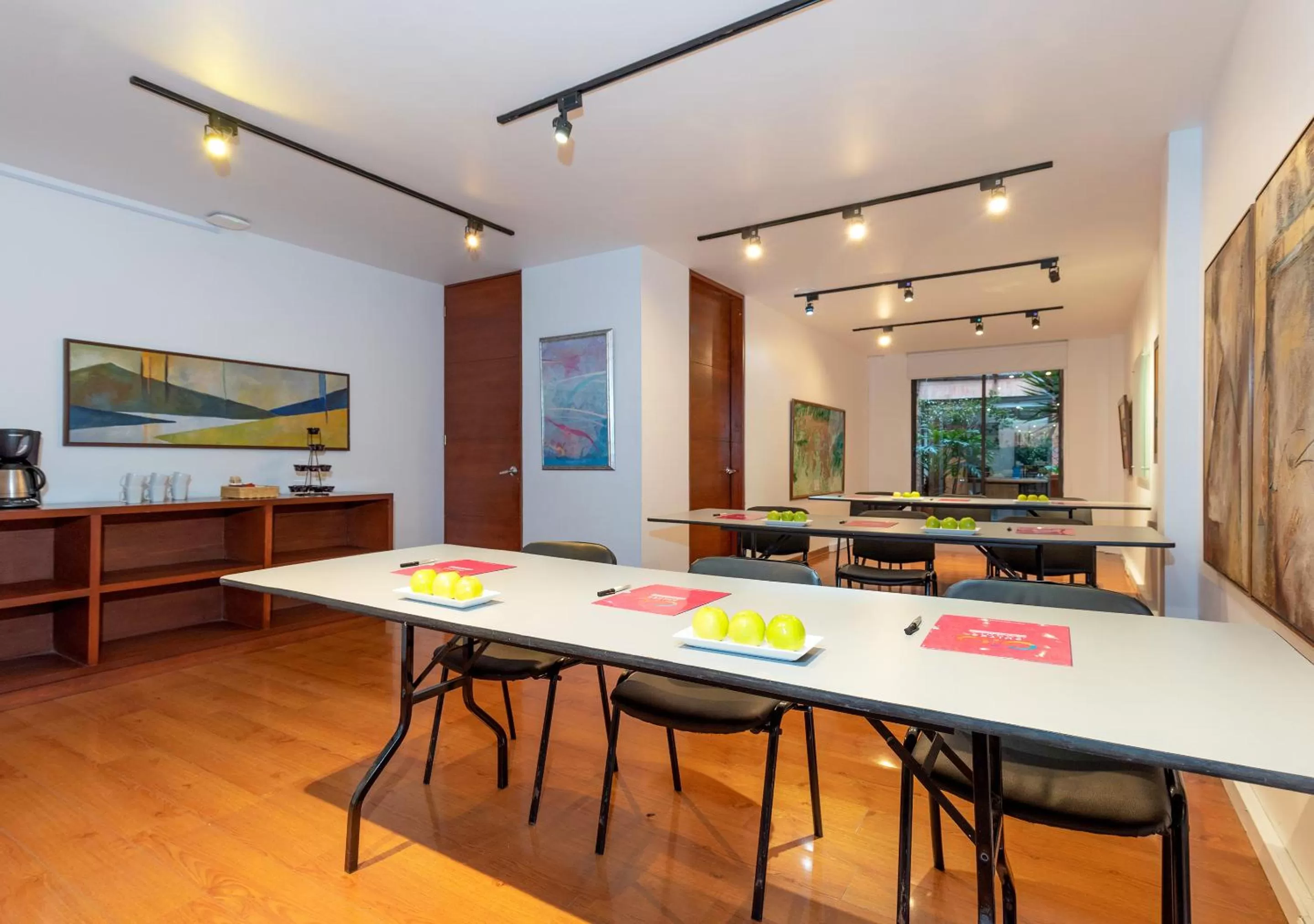 Restaurant/places to eat in GIO Suites Parque 93 Bogotá