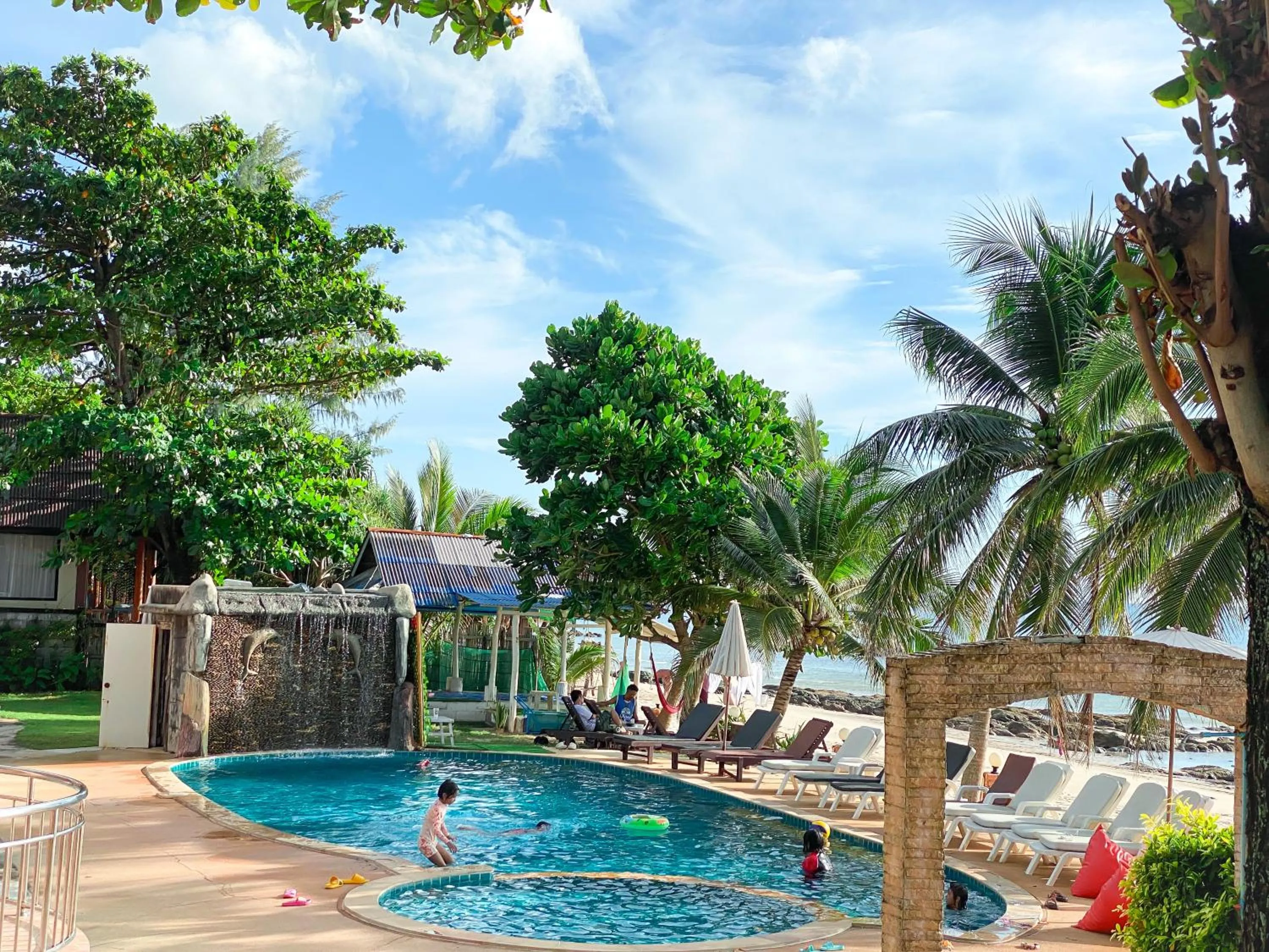Lanta Paradise Beach Resort