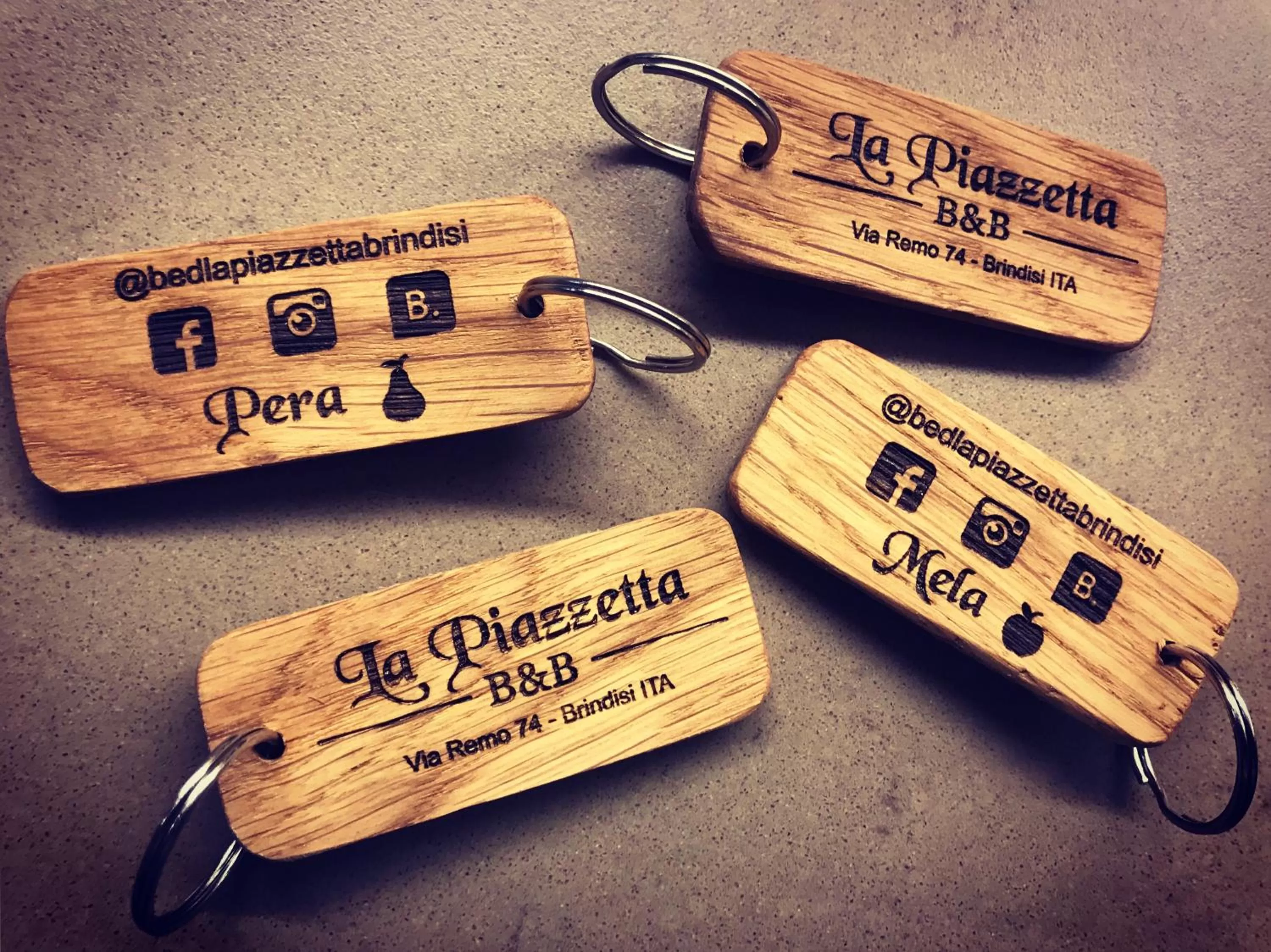 Logo/Certificate/Sign in La piazzetta