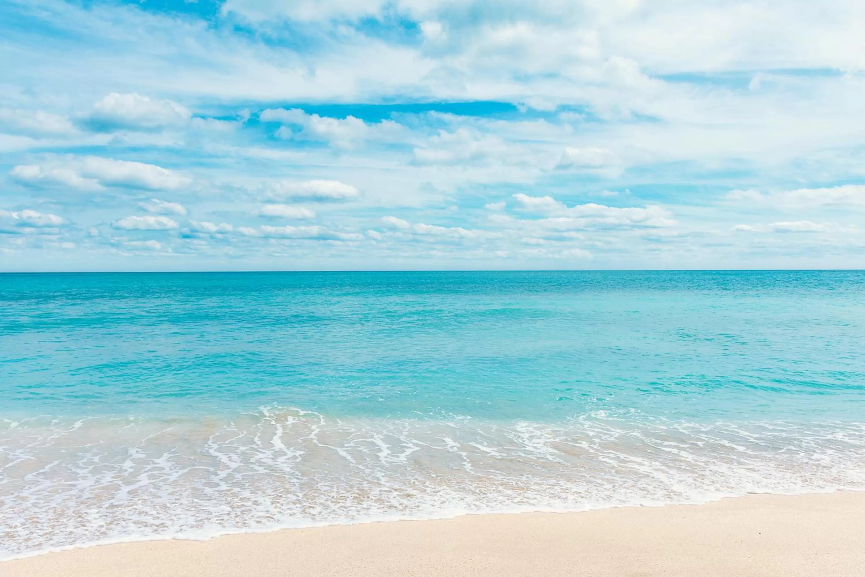Beach in Wyndham Garden Ajman Corniche