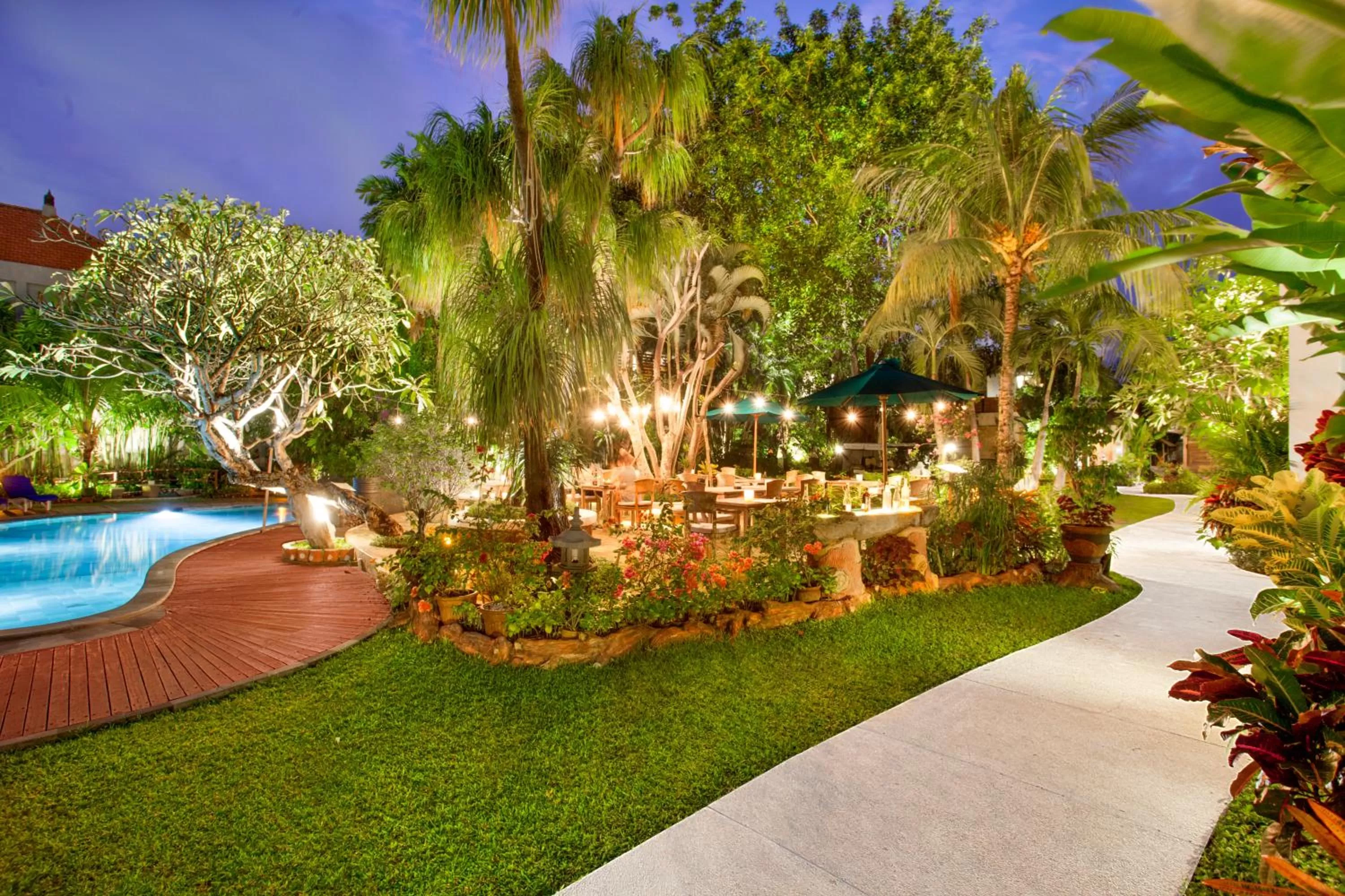 Restaurant/places to eat in Astagina Resort Villa and Spa