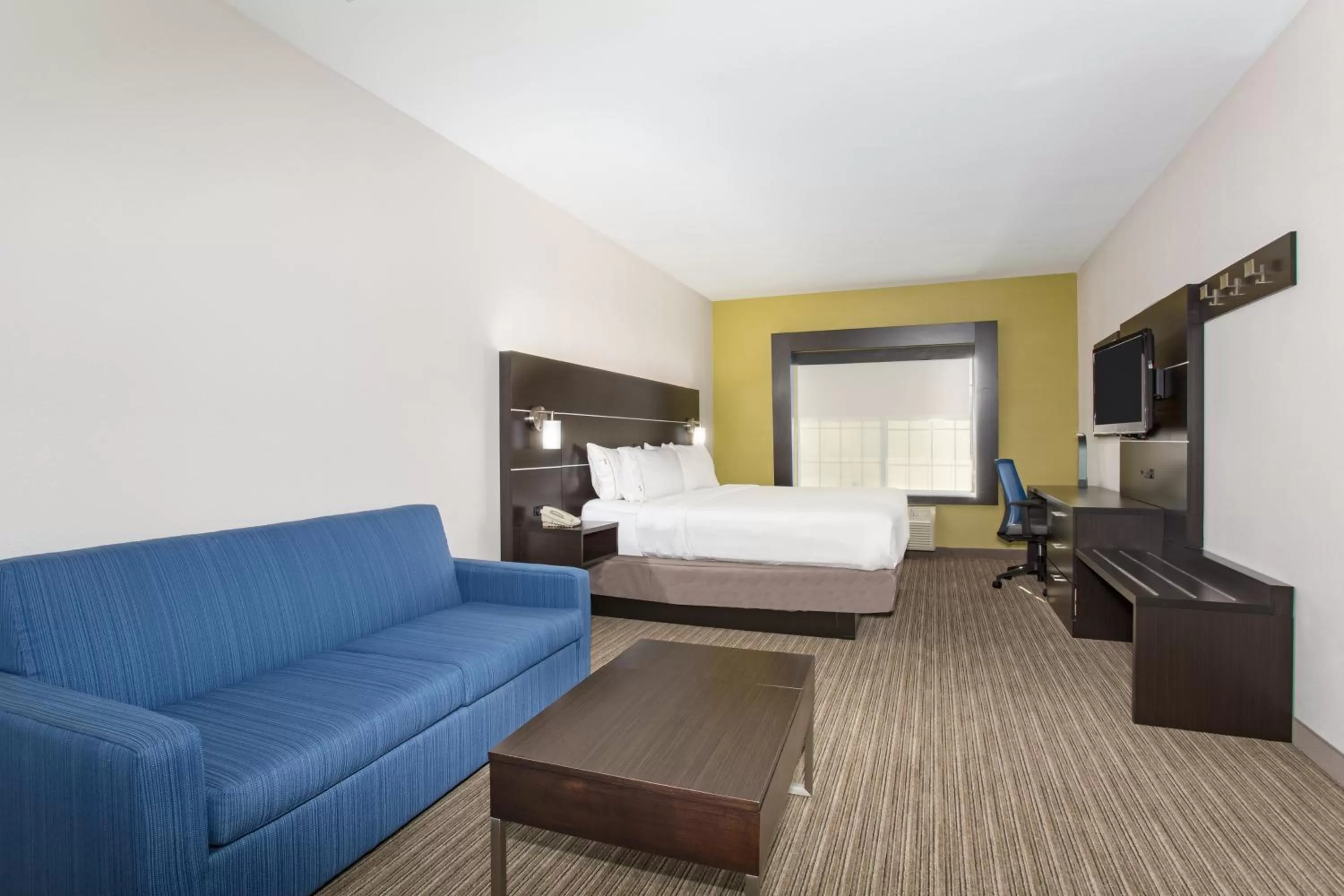 Photo of the whole room, Bed in Holiday Inn Express Hotel & Suites Fort Collins by IHG