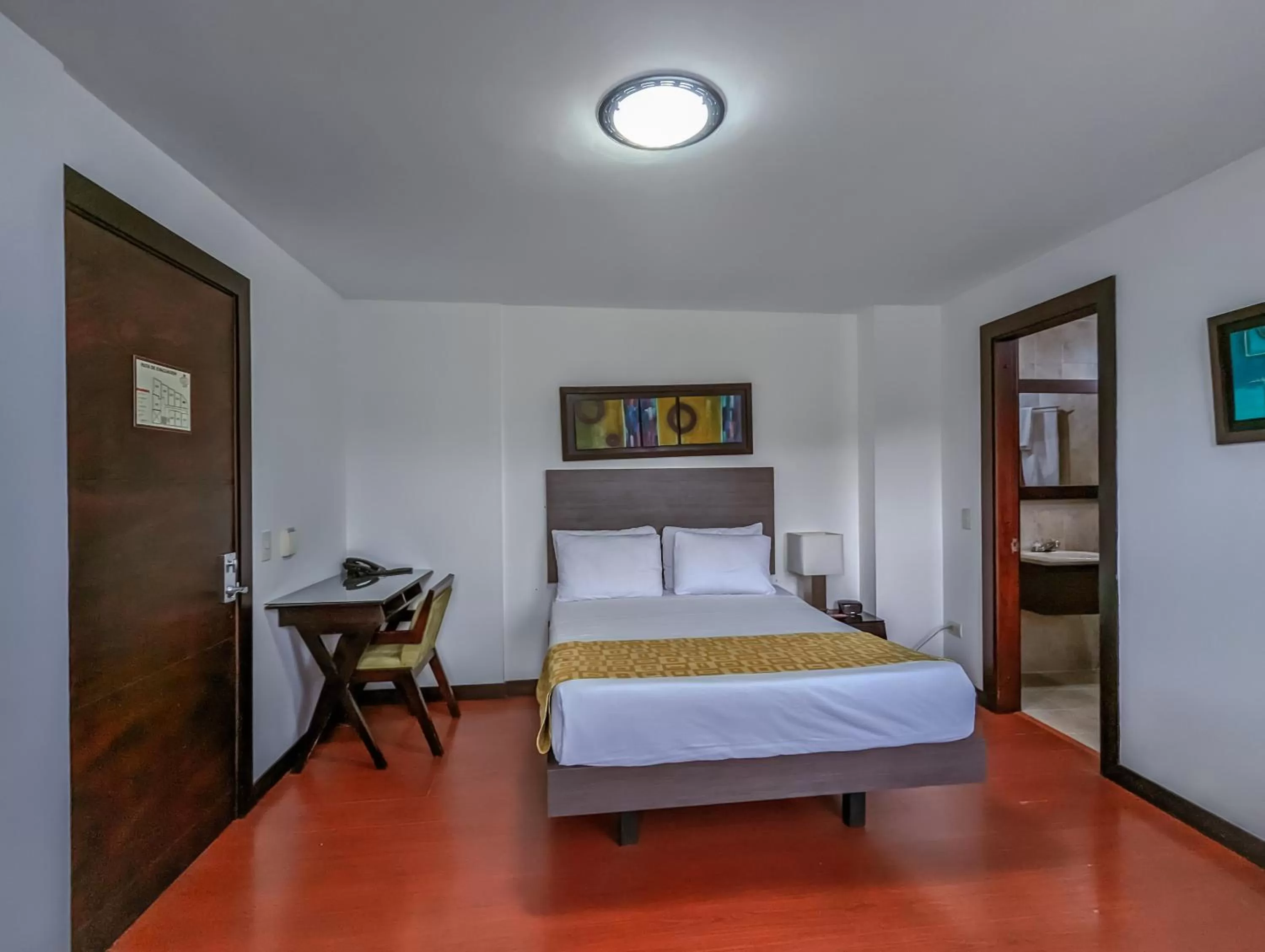 Bed in Hotel Charlotte Suite 26