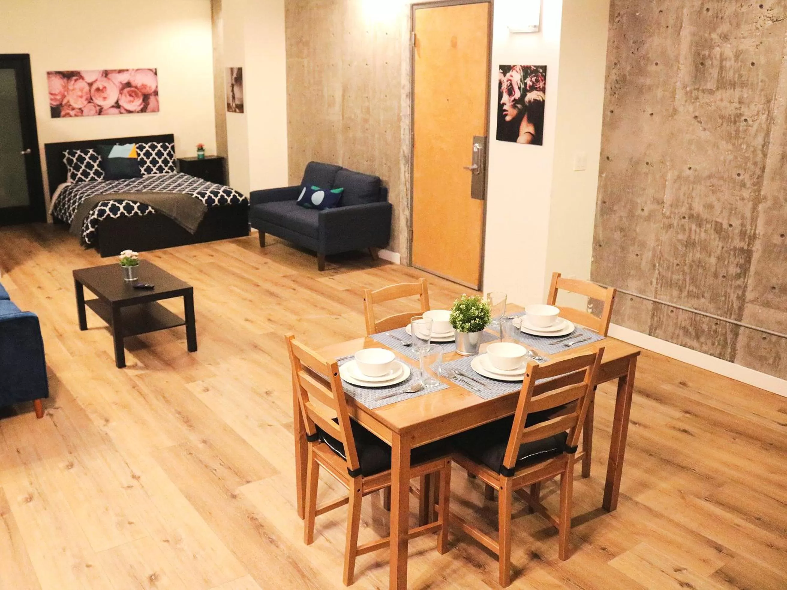 Living room, Bed in The Haas, Trademark Collection by Wyndham