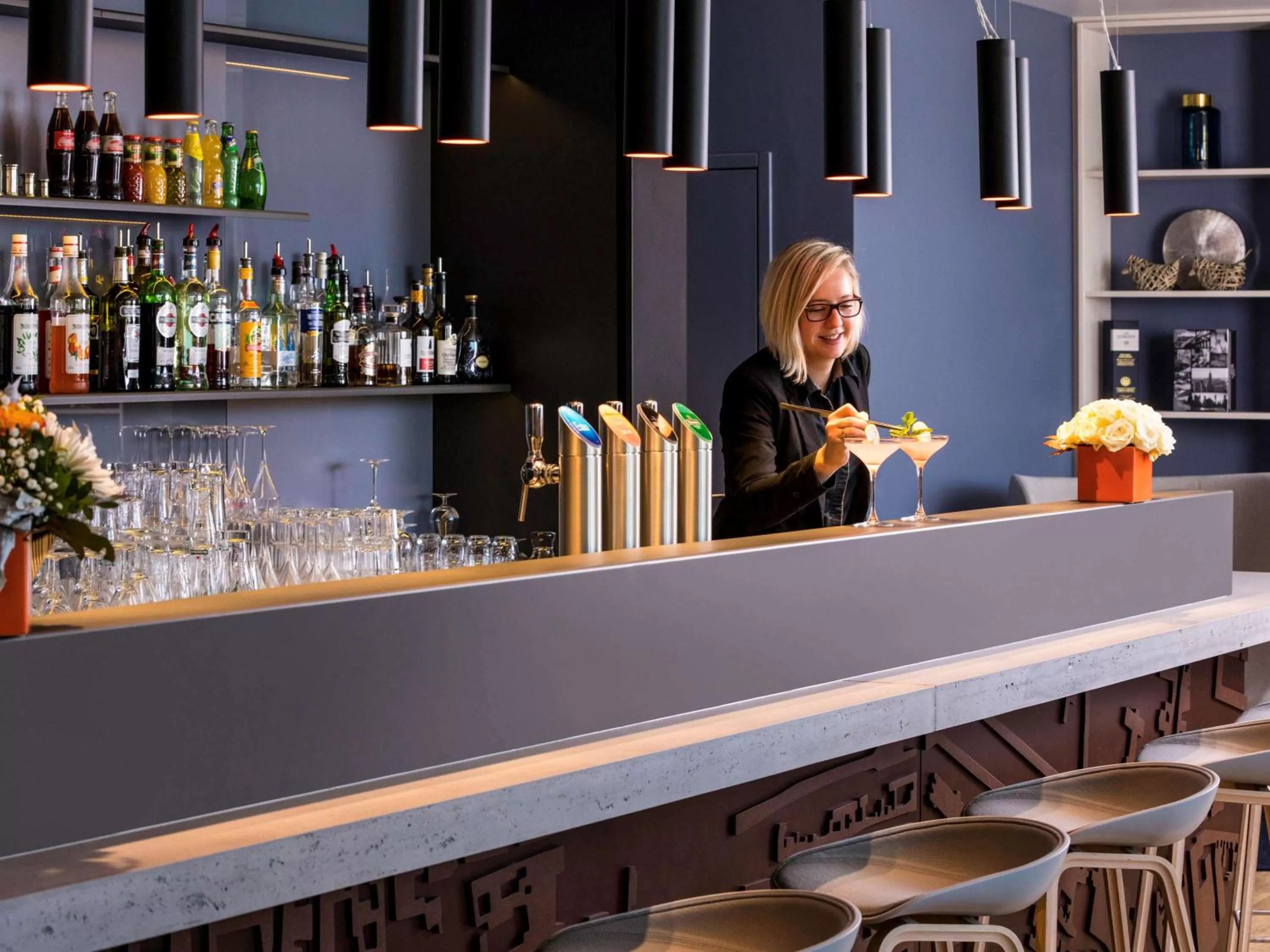 Lounge or bar in Mercure Beauvais Centre Cathédrale